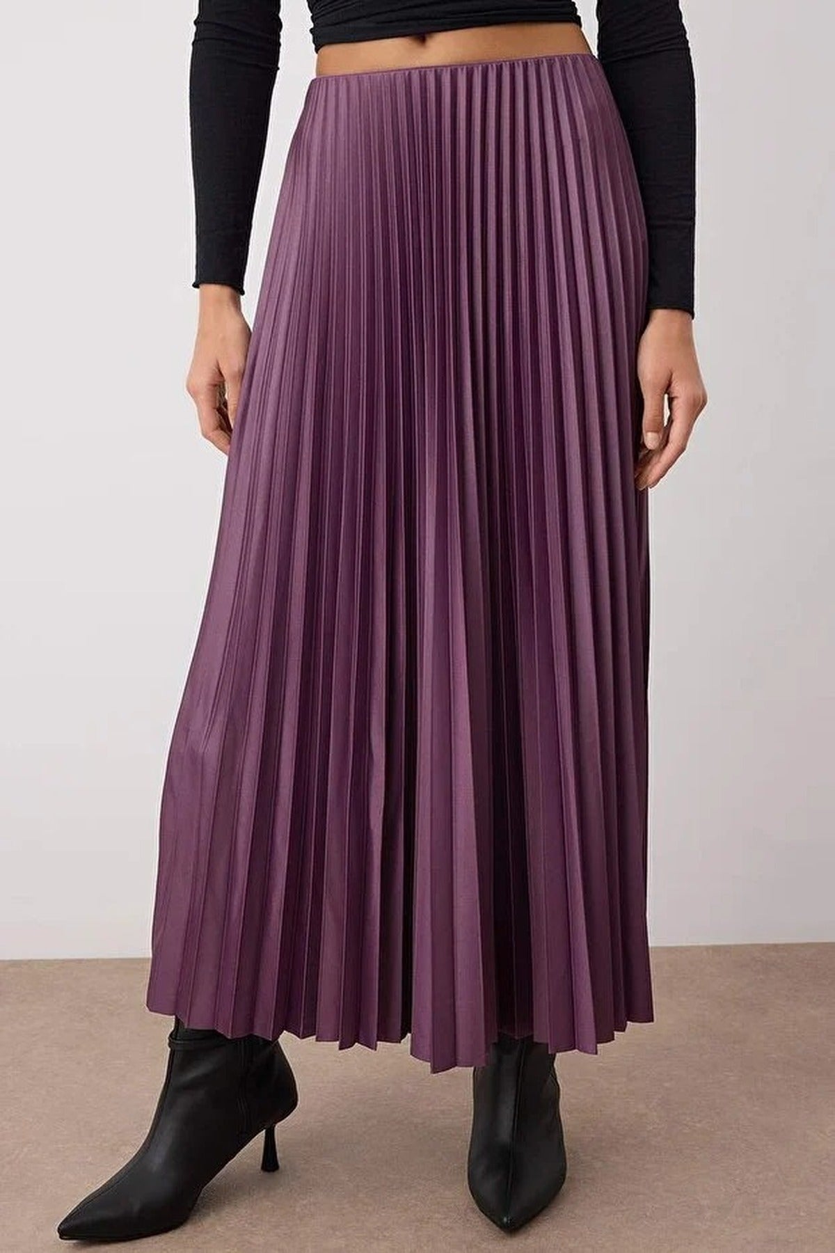 Pleated Maxi Stretch Knit Skirt