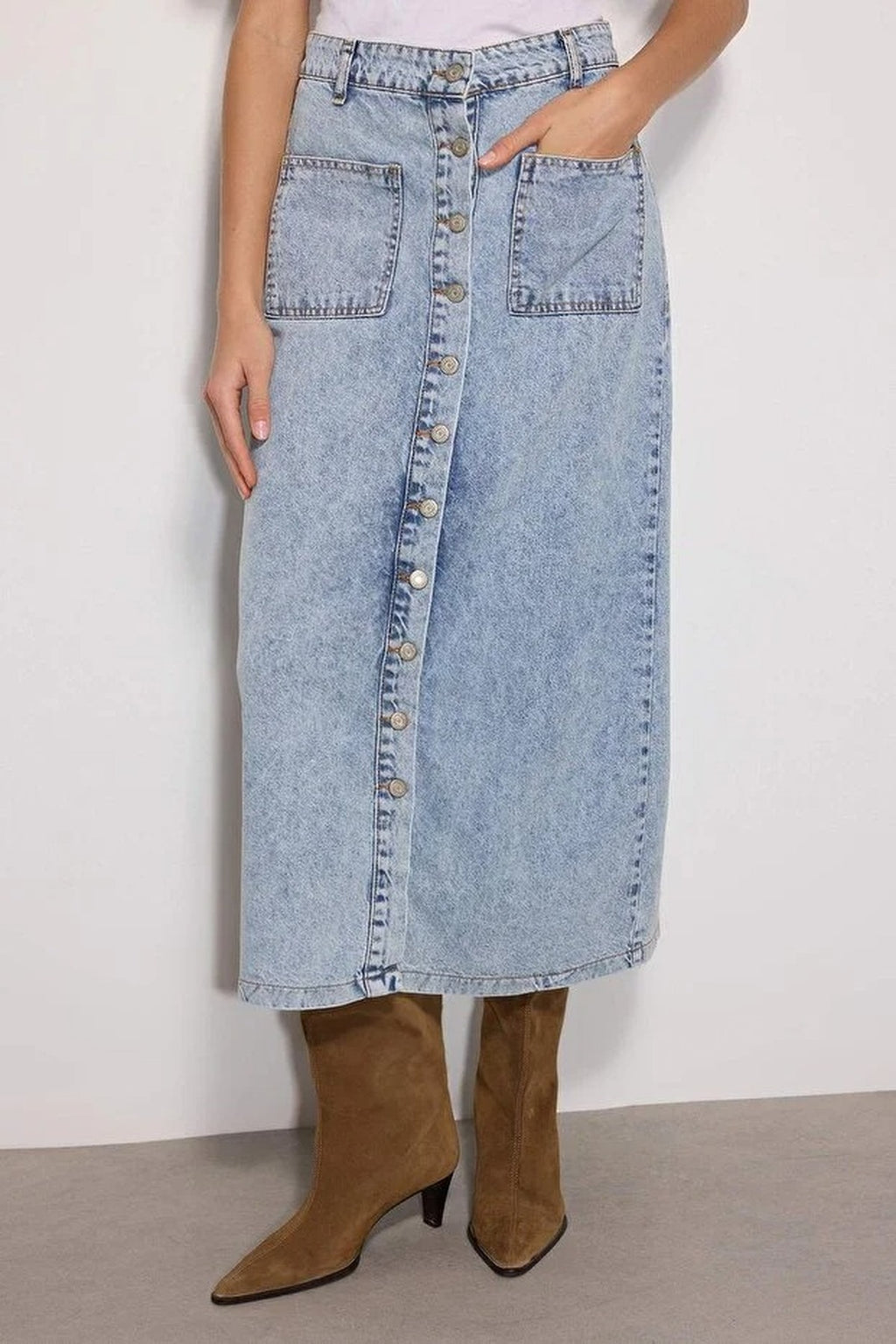Double Pocket High Waist Maxi Denim Skirt with Button Detail