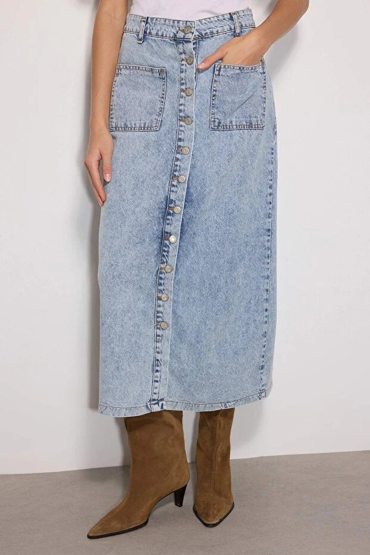 Double Pocket High Waist Maxi Denim Skirt with Button Detail