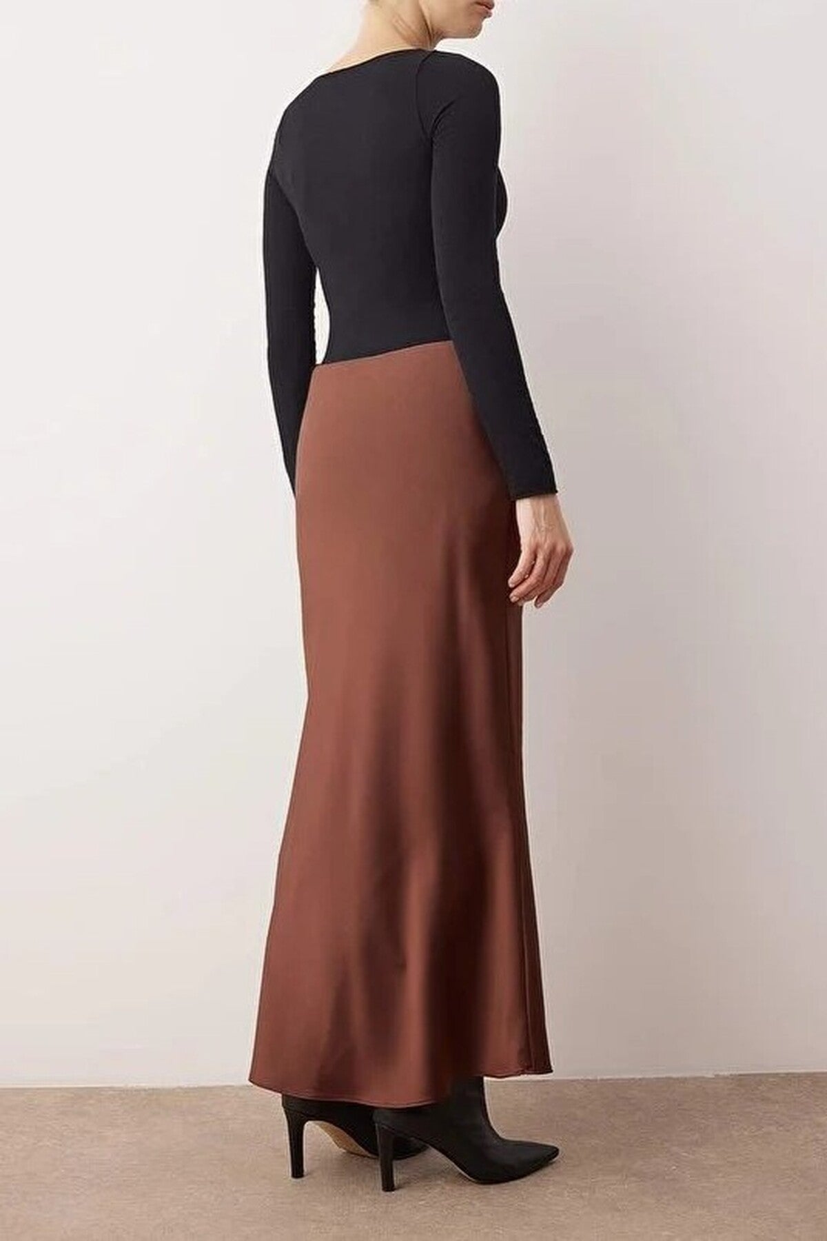 Fish Cut Satin Maxi Length Woven Skirt