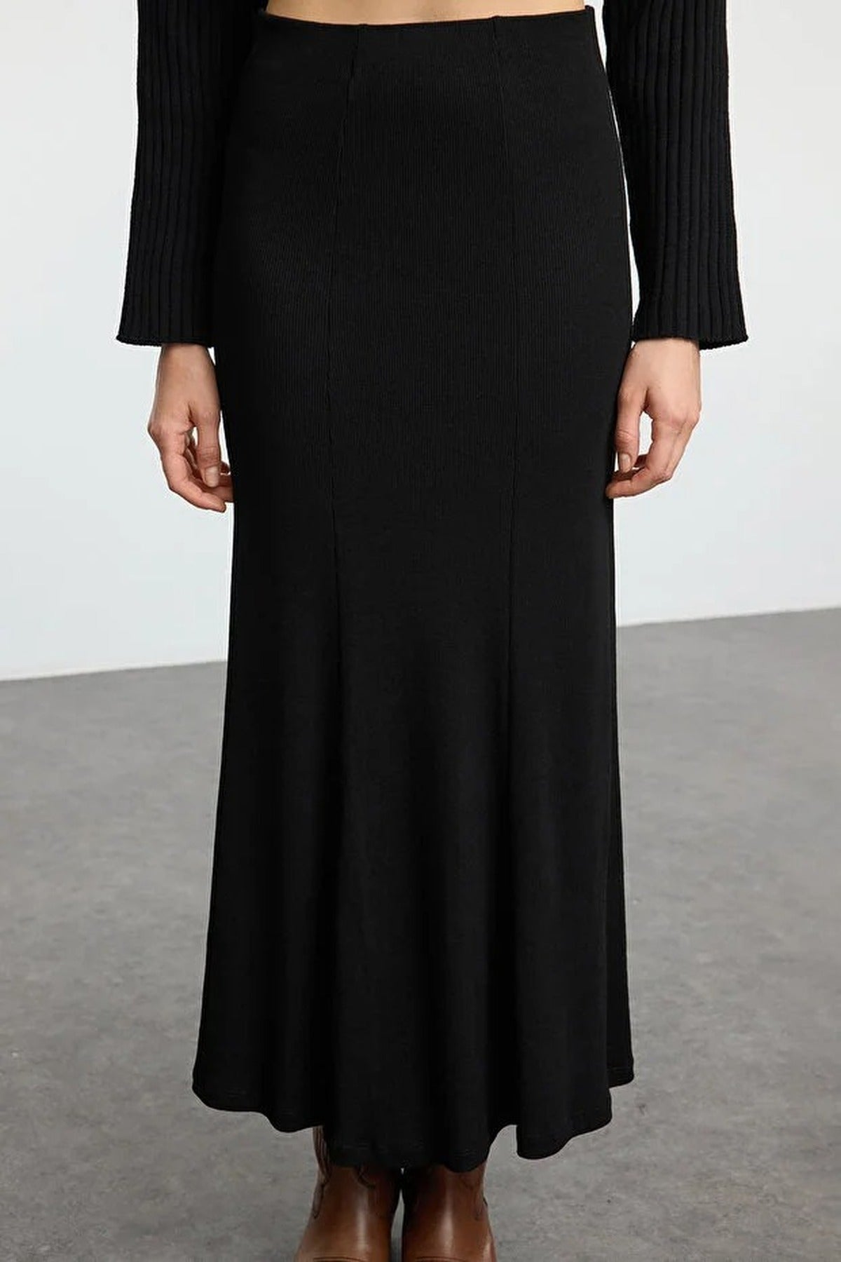 Maxi Flexible Fishtail Skirt with Stitching Details