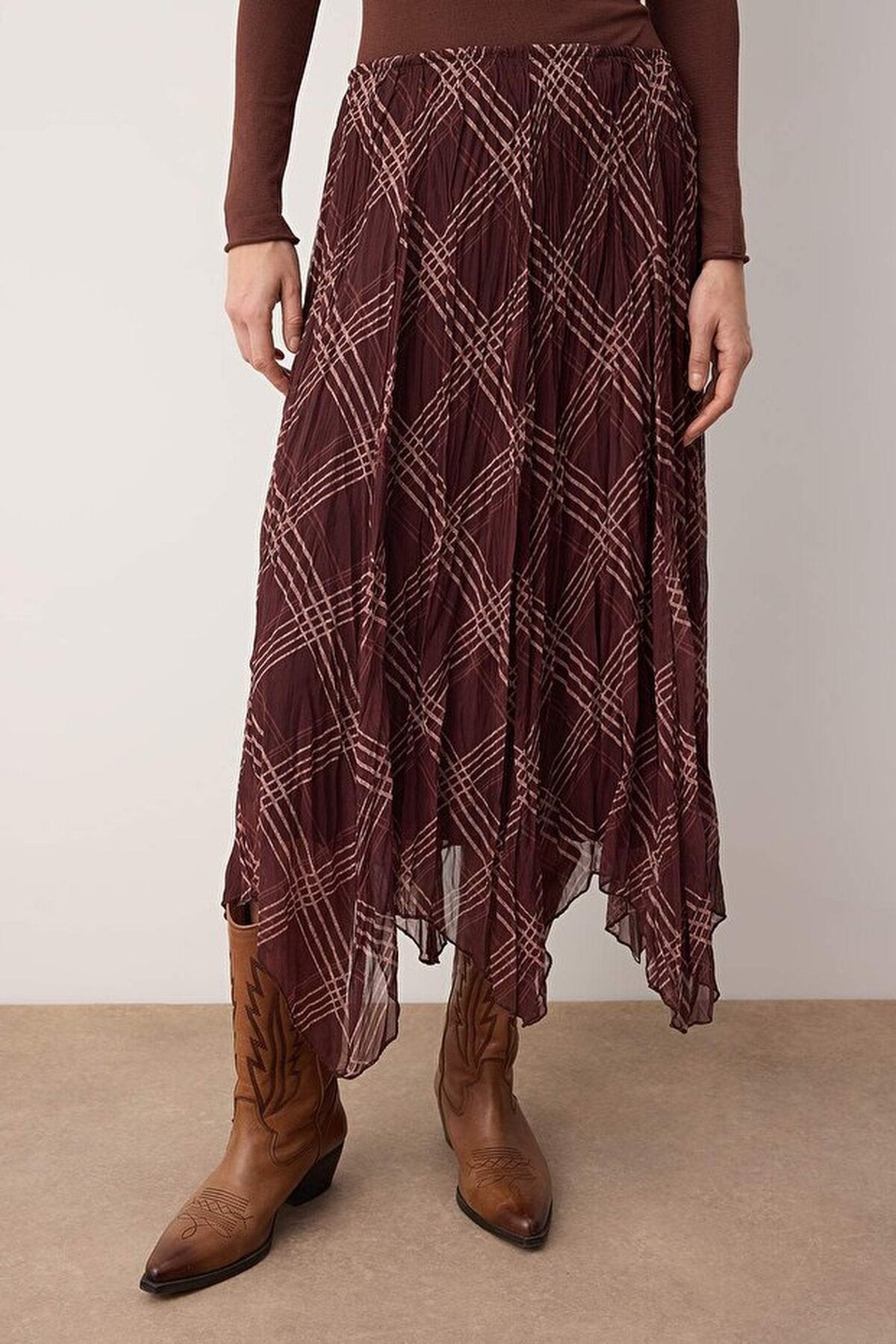 Lined Chiffon Wrinkled Asymmetrical Long Skirt