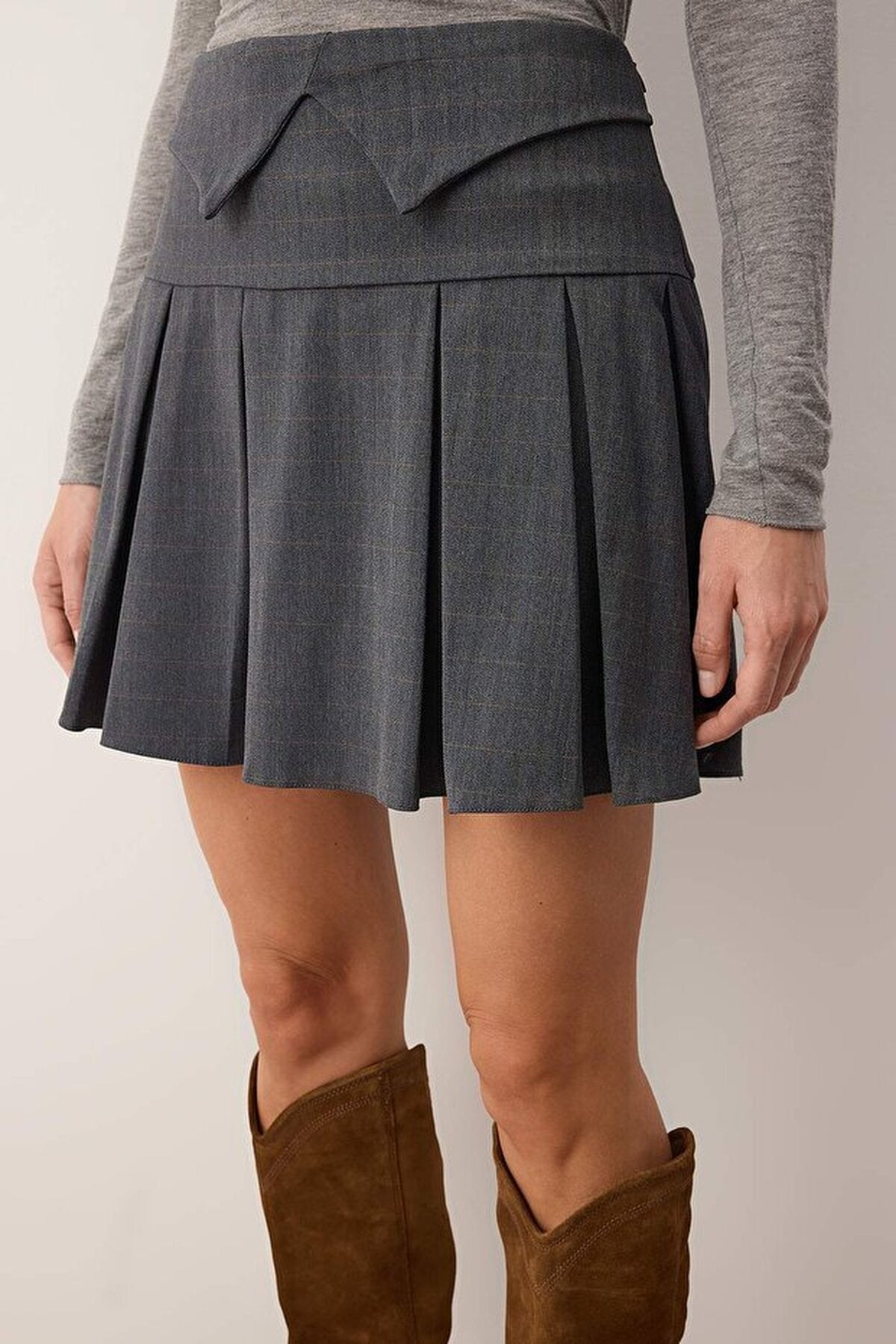 Waist Detail Pleated Mini Skirt