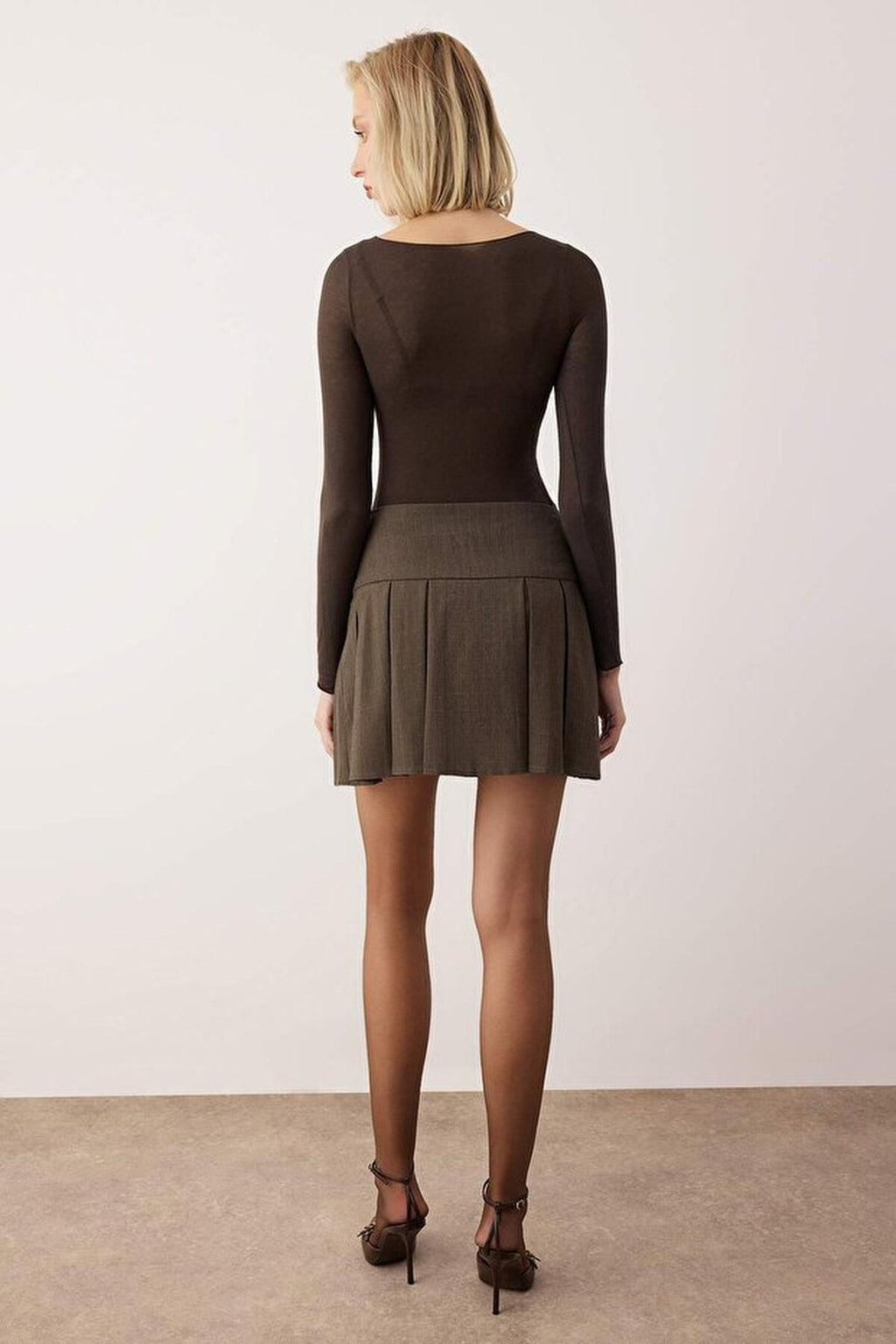 Waist Detail Pleated Mini Skirt