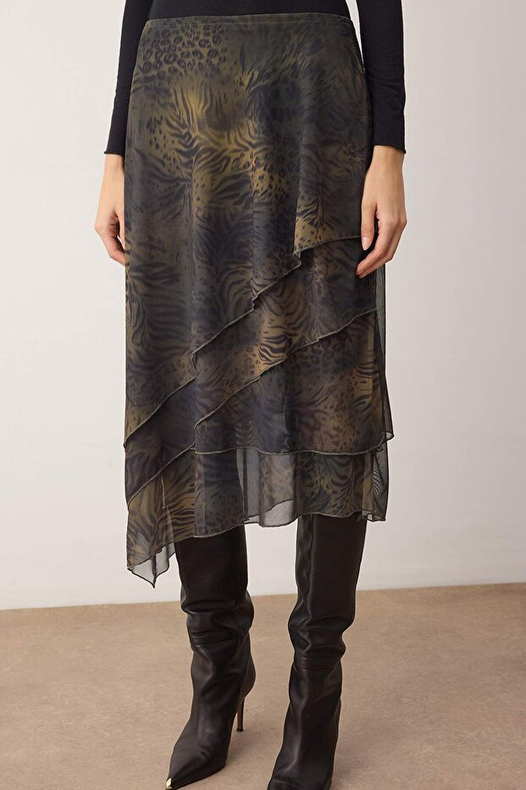 Ruffled Abstract Pattern Knitted Skirt