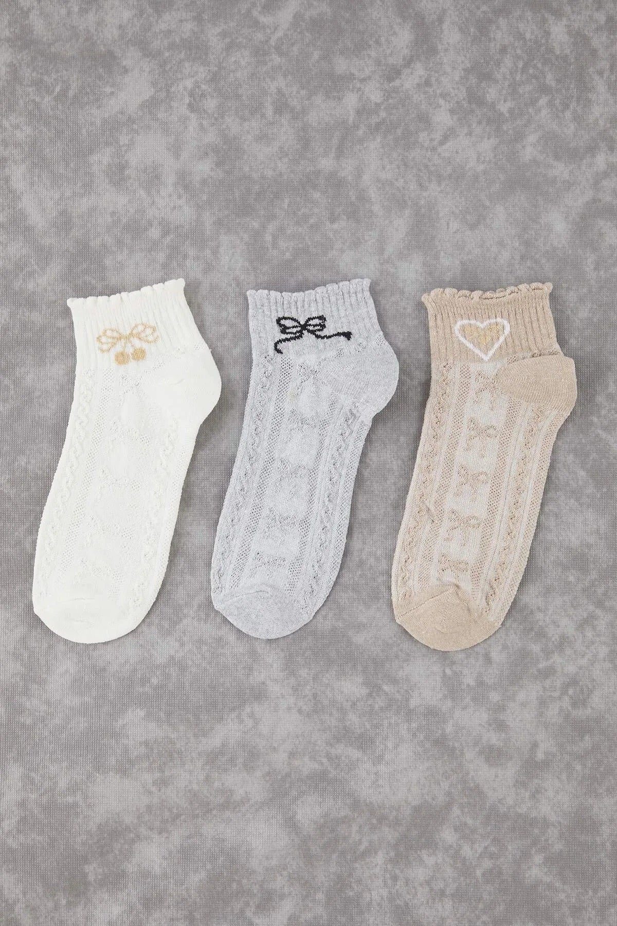 3-Pack Jacquard Knit Socks with Bow and Heart Print