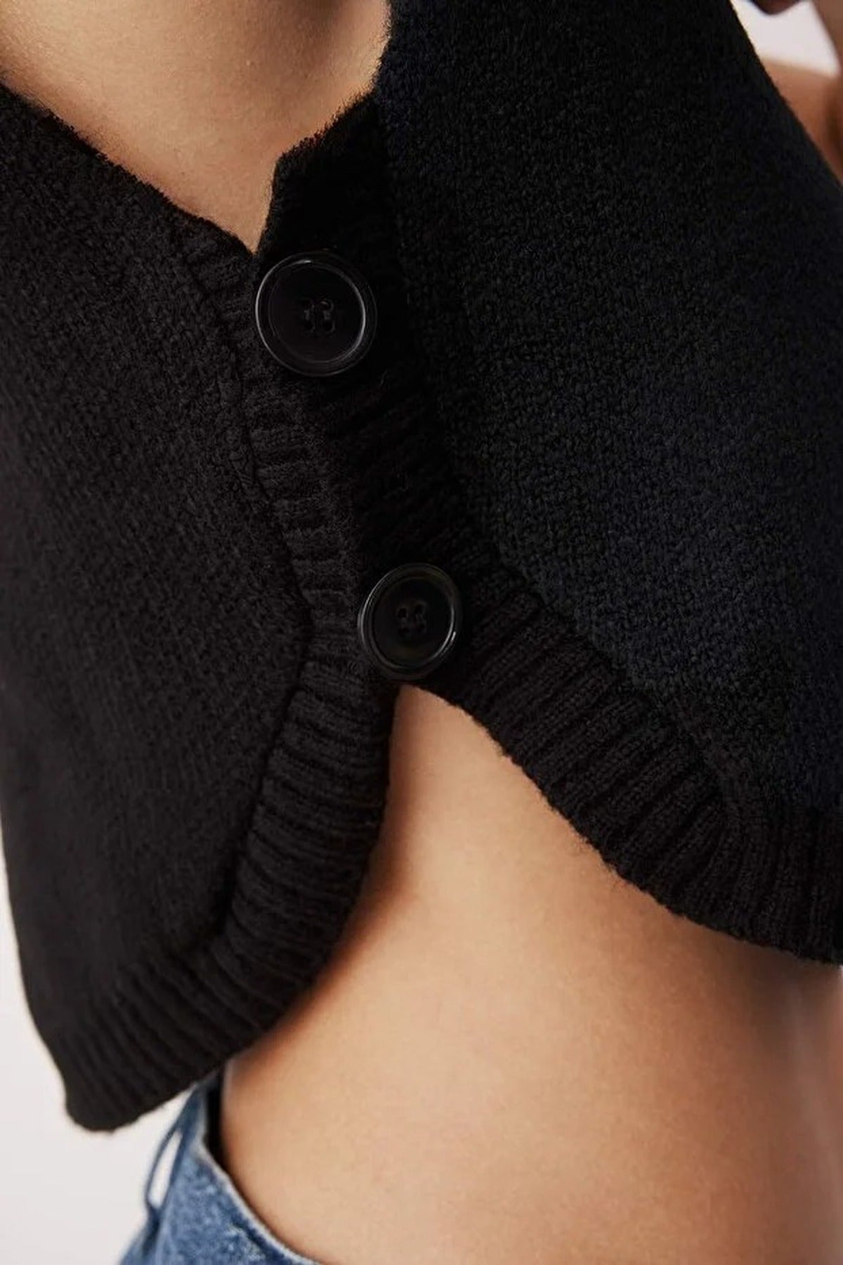 Crop Soft Texture Buttoned Knit Sweater