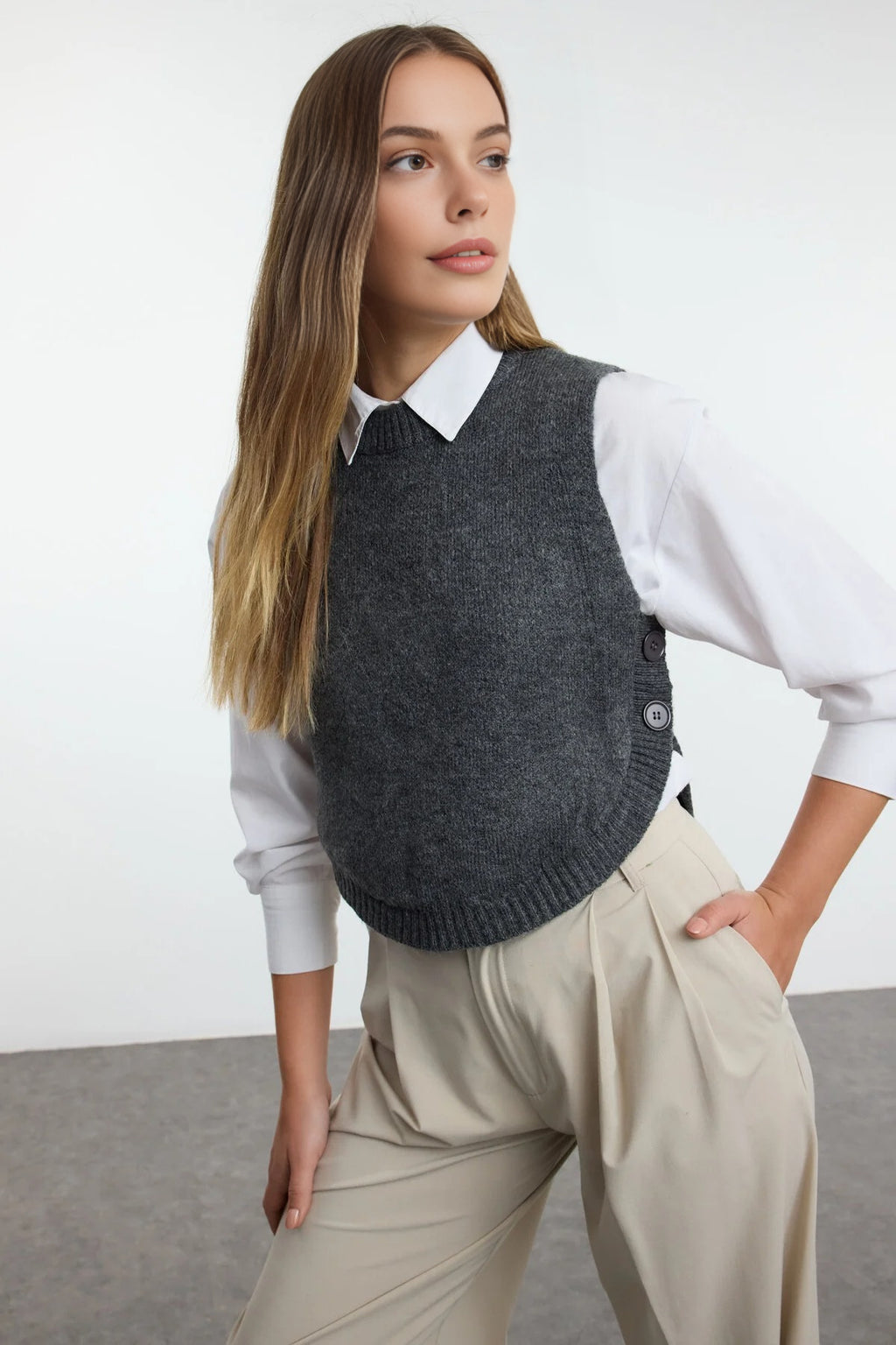 Crop Soft Texture Buttoned Knit Sweater