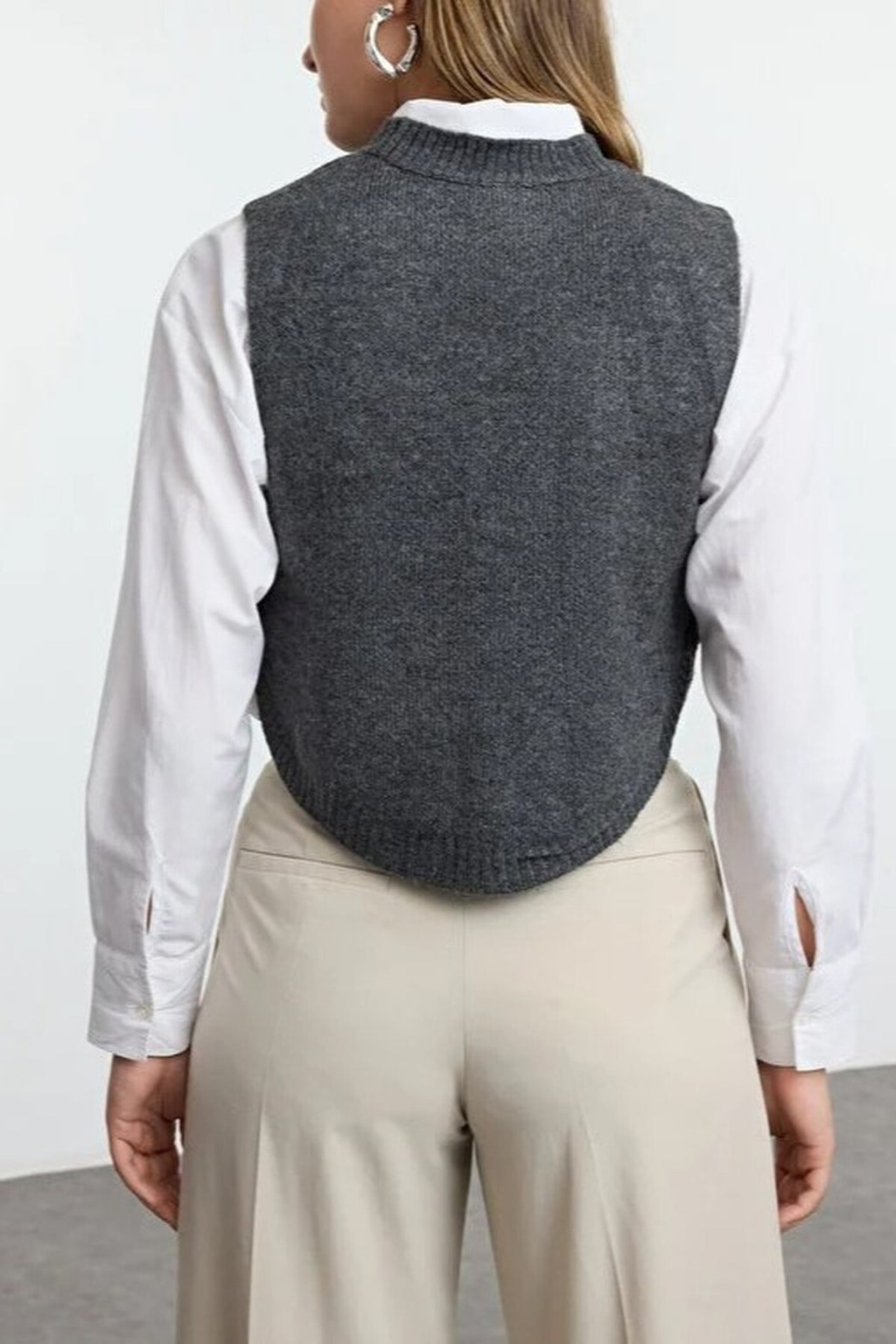 Crop Soft Texture Buttoned Knit Sweater