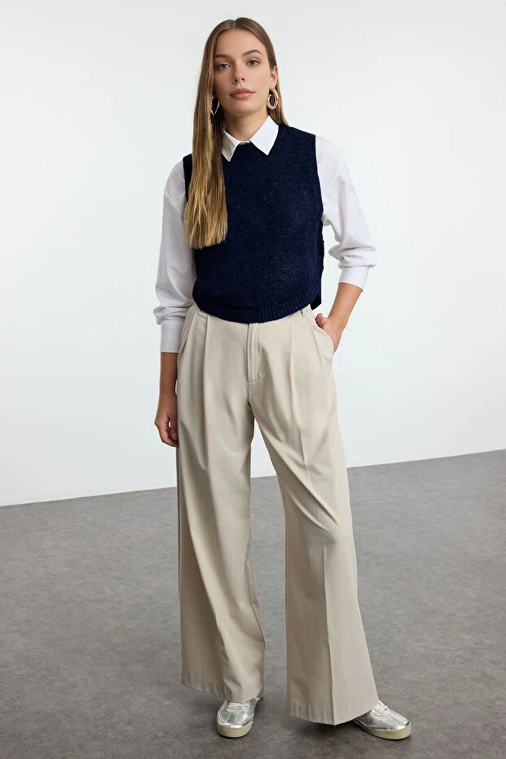 Crop Soft Texture Buttoned Knit Sweater