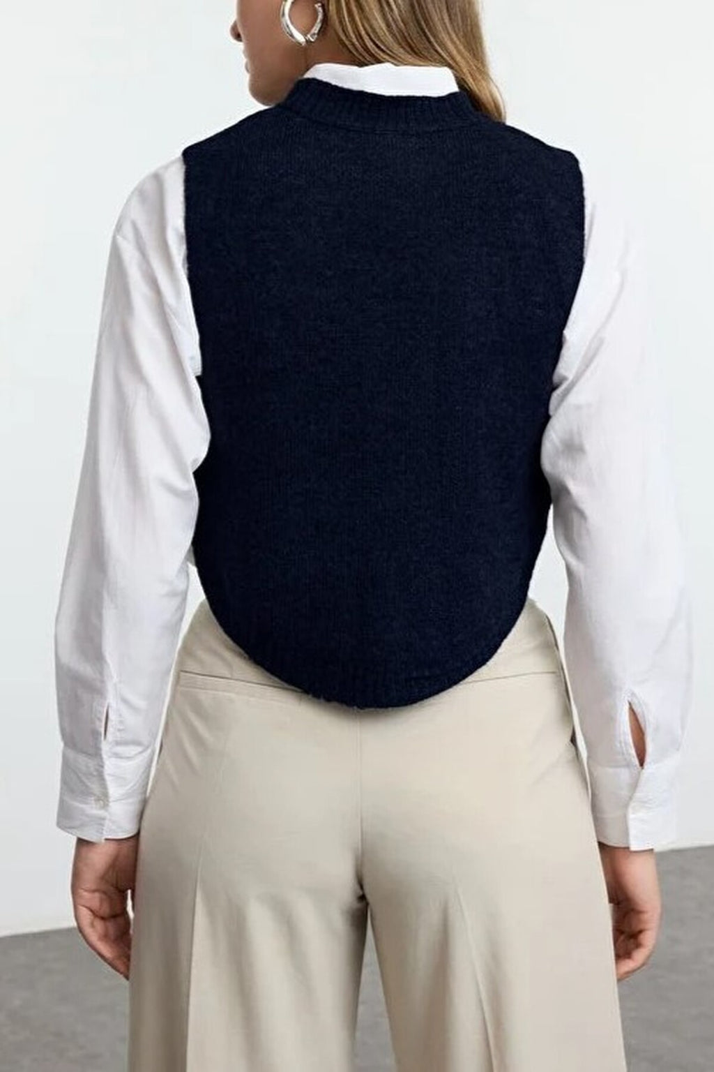 Crop Soft Texture Buttoned Knit Sweater