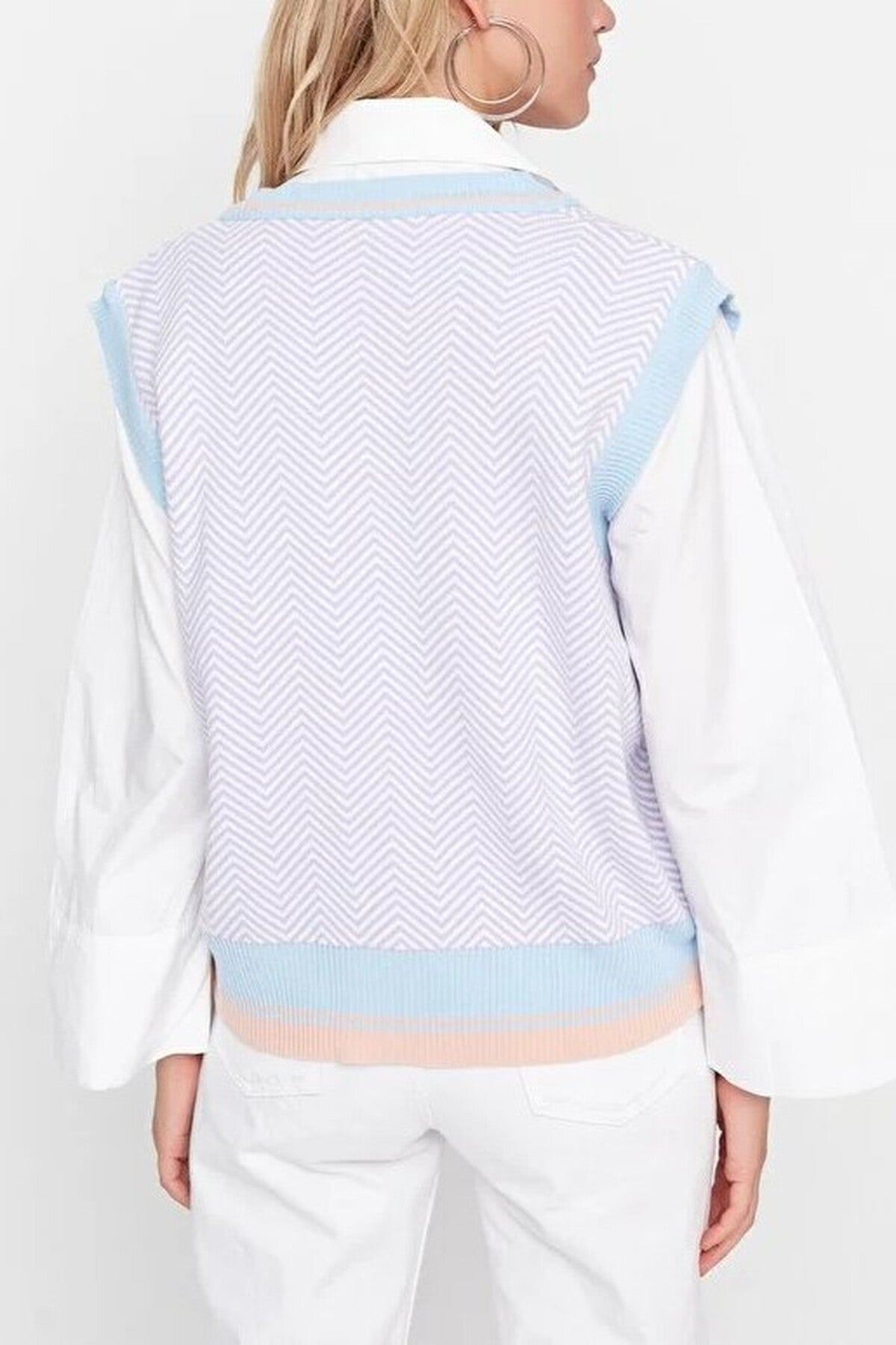 V-Neck Geometric Patterned Knit Sweater