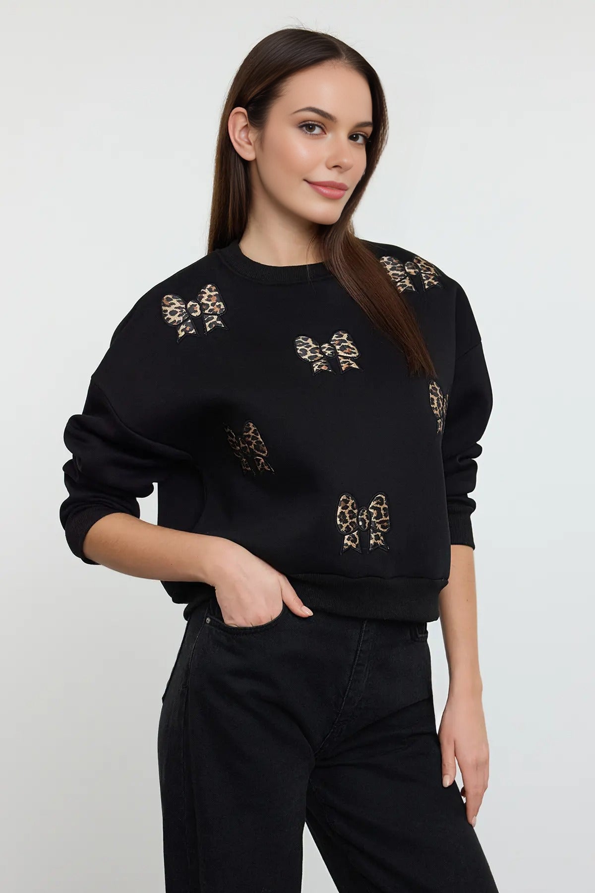 Leopard Ribbon Embroidered Knit Fleece Sweatshirt