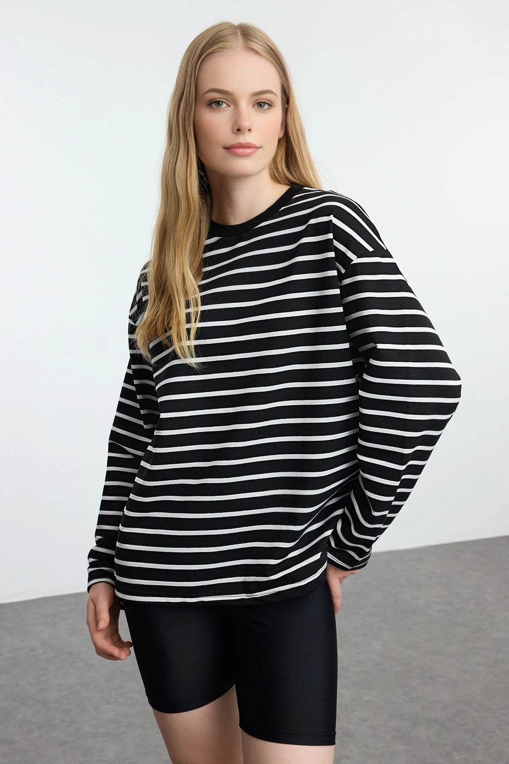 Striped Crew Neck Thin Knit Sweatshirt