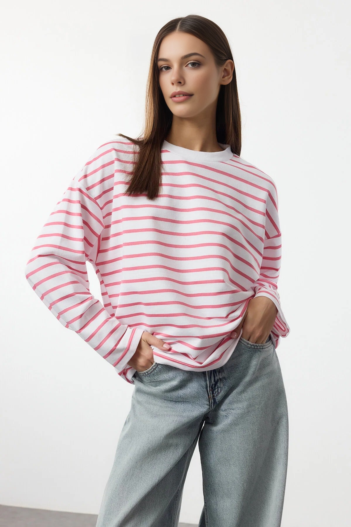 Striped Crew Neck Thin Knit Sweatshirt