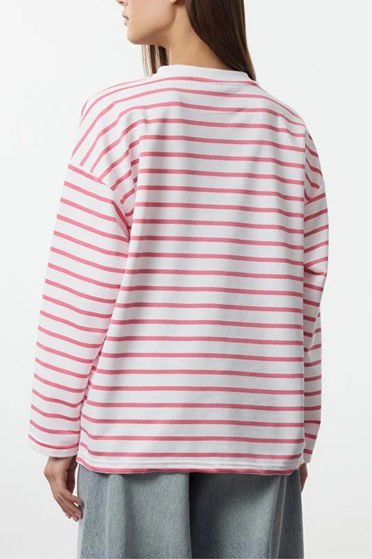 Striped Crew Neck Thin Knit Sweatshirt