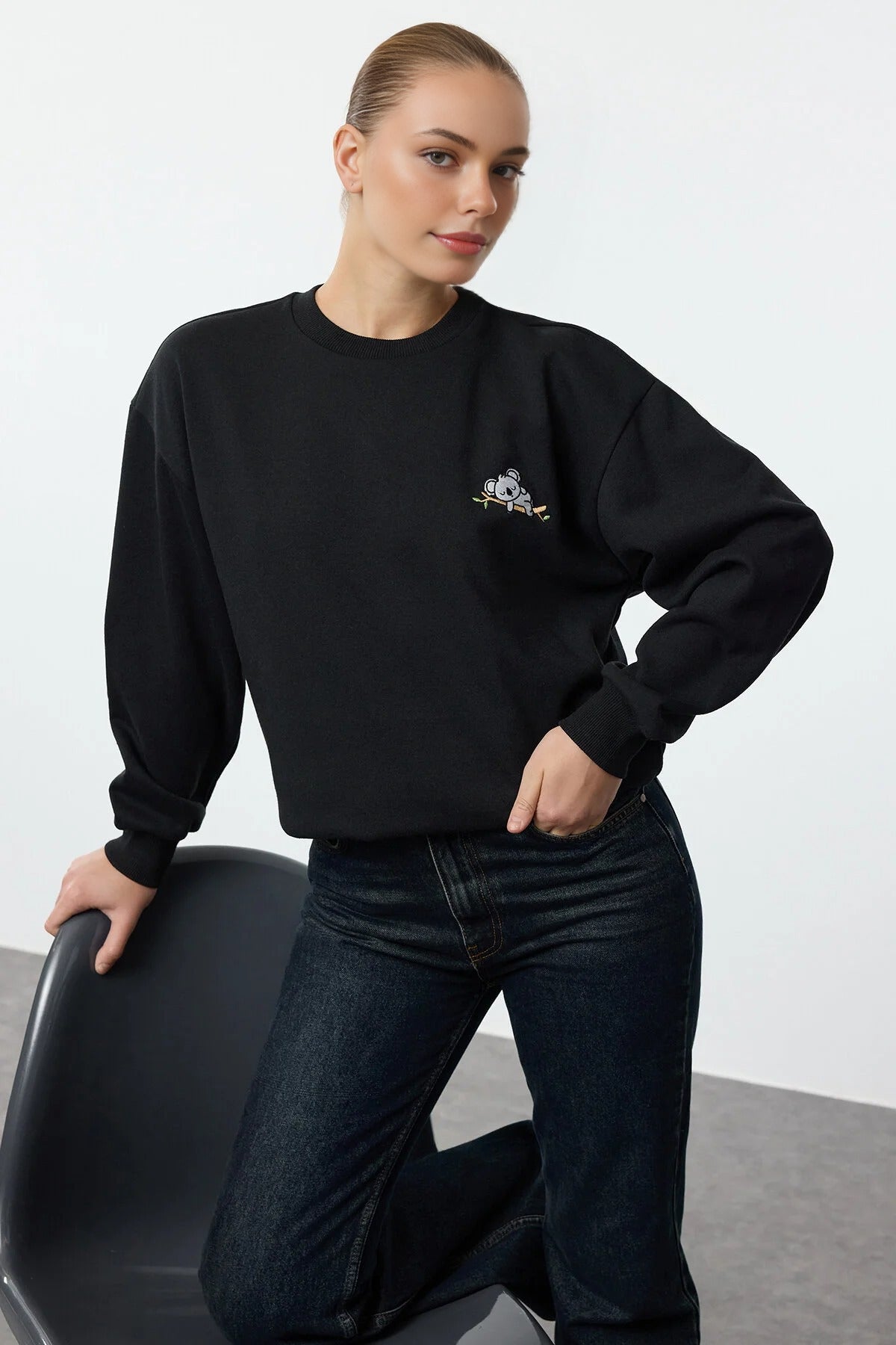 Animal Embroidered Thick Fleece Knit Sweatshirt