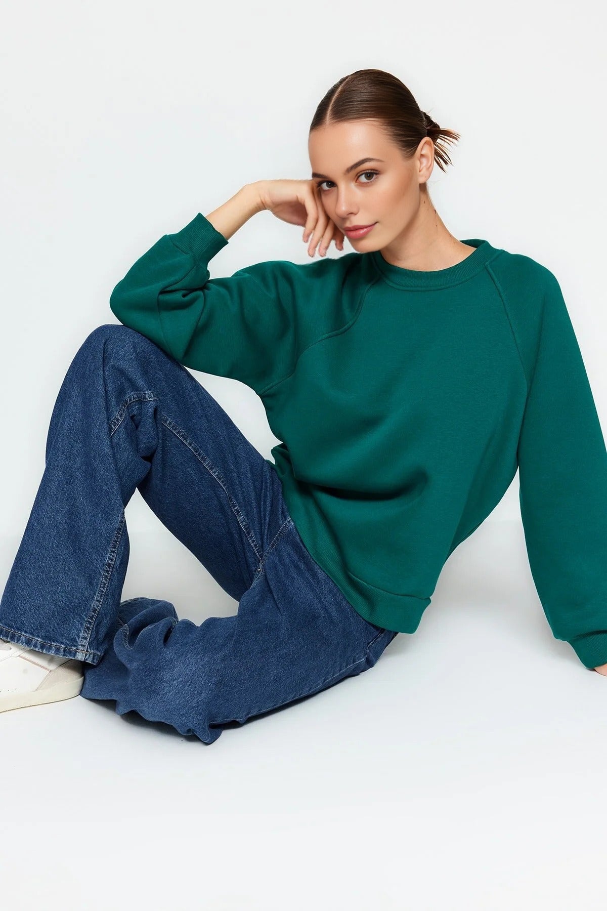 Basic Raglan Sleeve Crew Neck Knit Sweatshirt