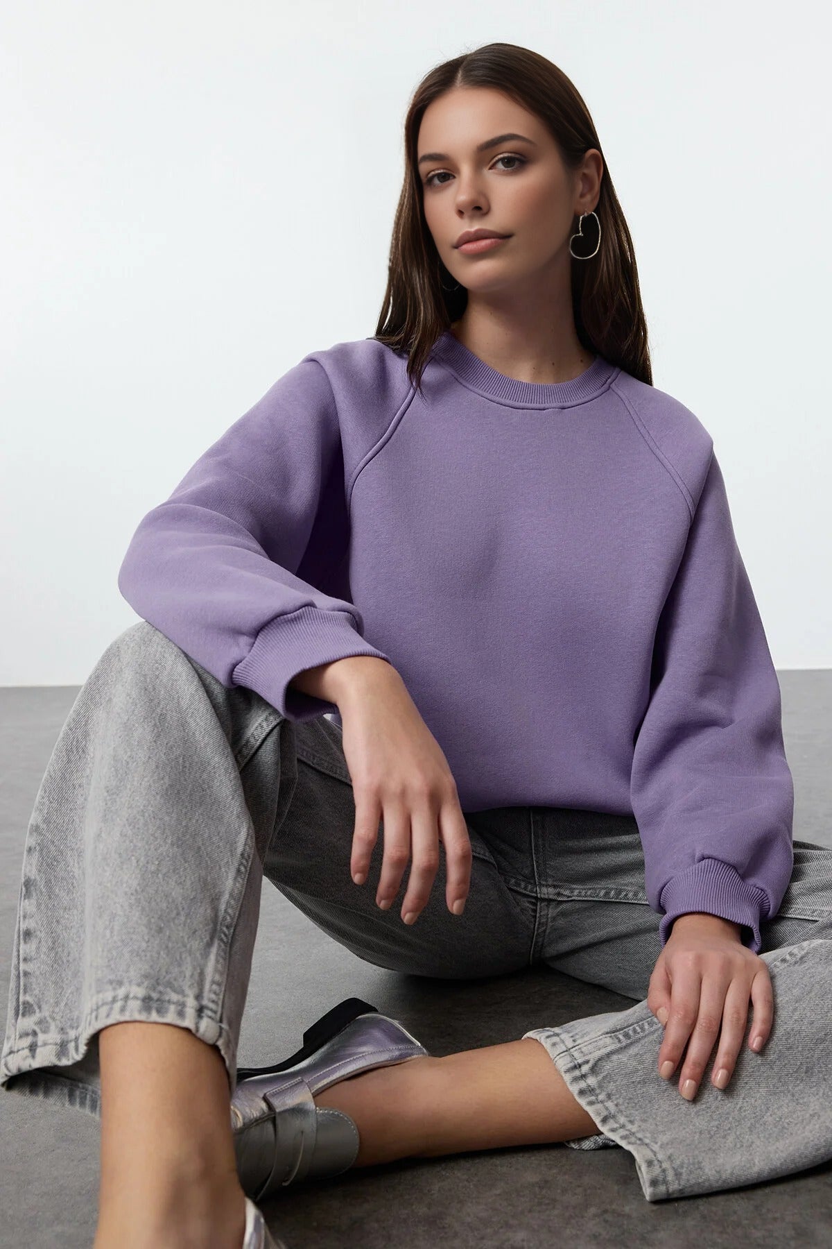 Basic Raglan Sleeve Crew Neck Knit Sweatshirt