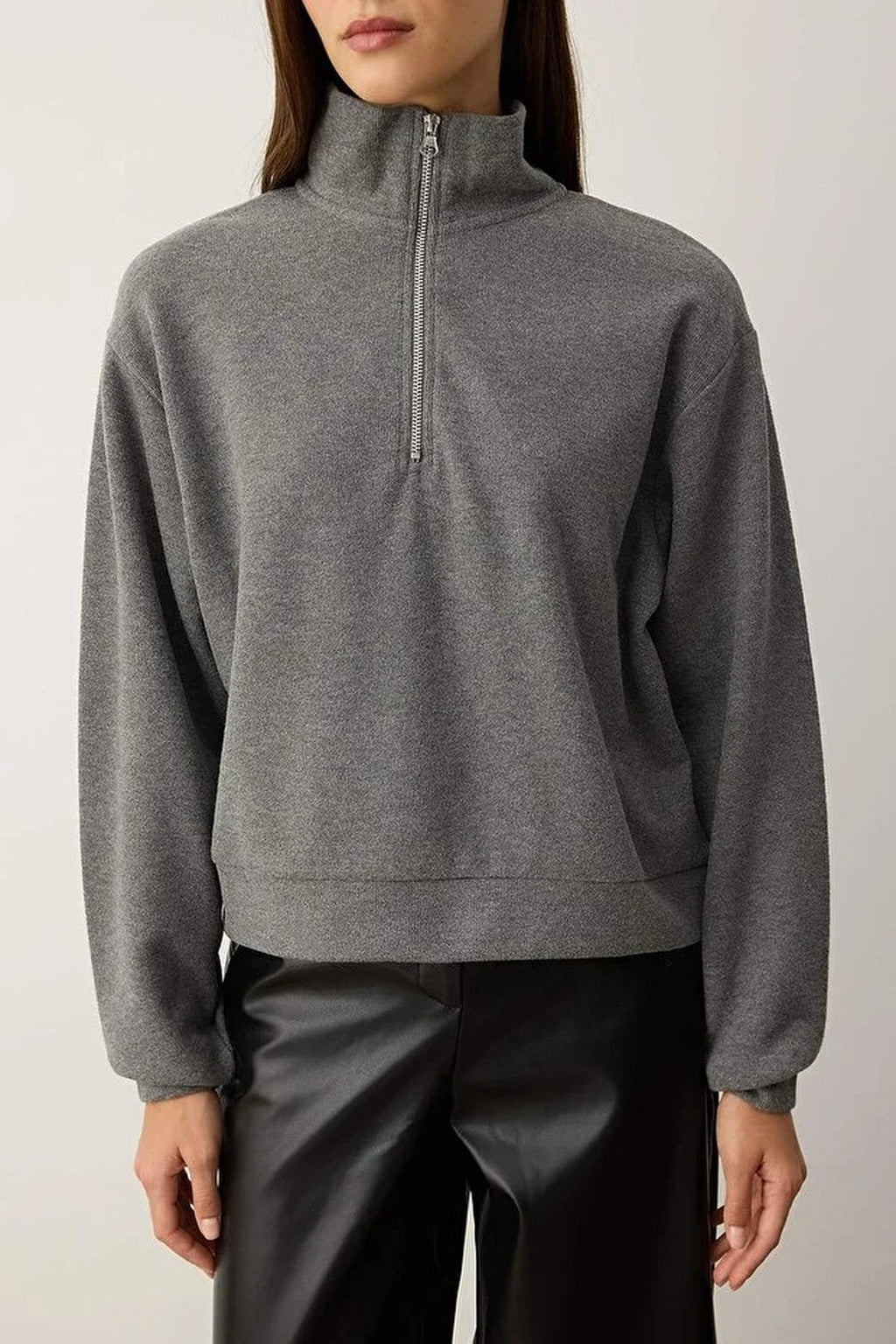 Thick Knit Sweatshirt with Zipper Detail