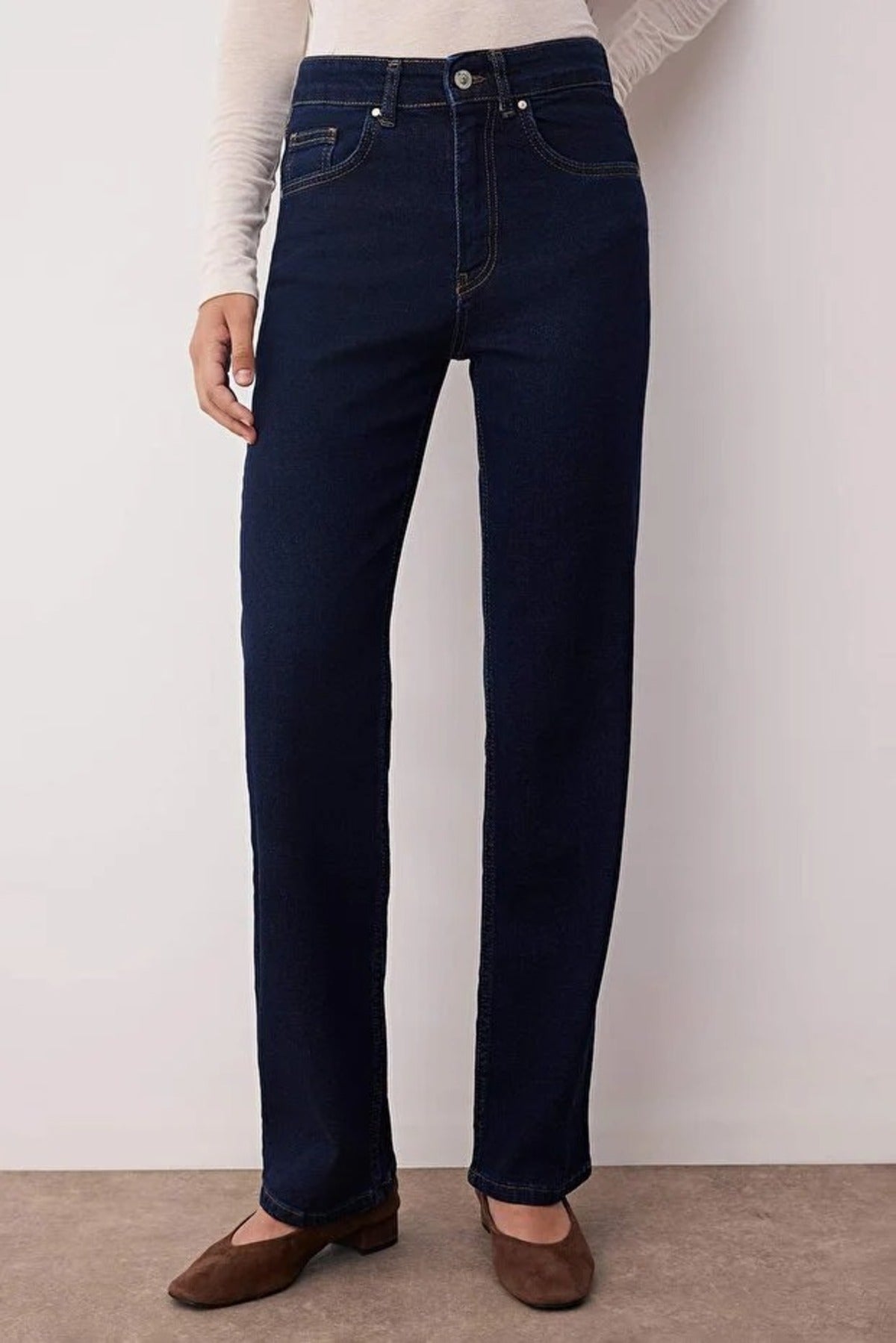 Normal Waist Straight Leg Comfort Jeans