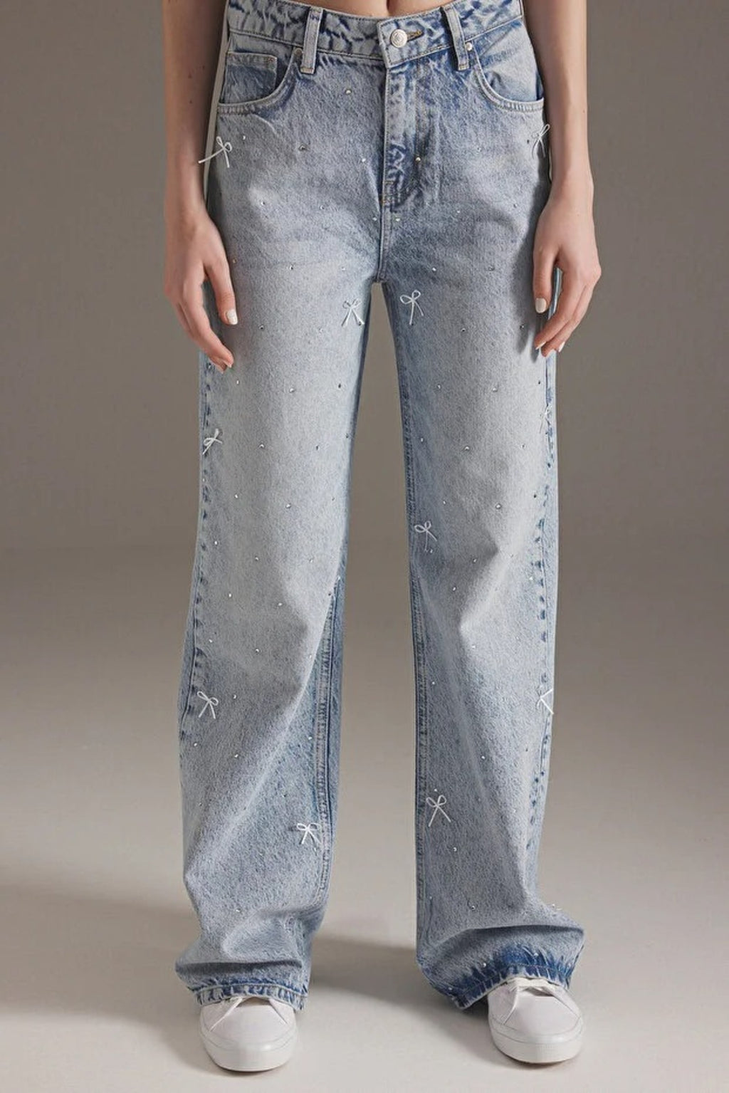 Ribbon/Bow Detailed Stoned Regular Waist Wide Leg Jeans
