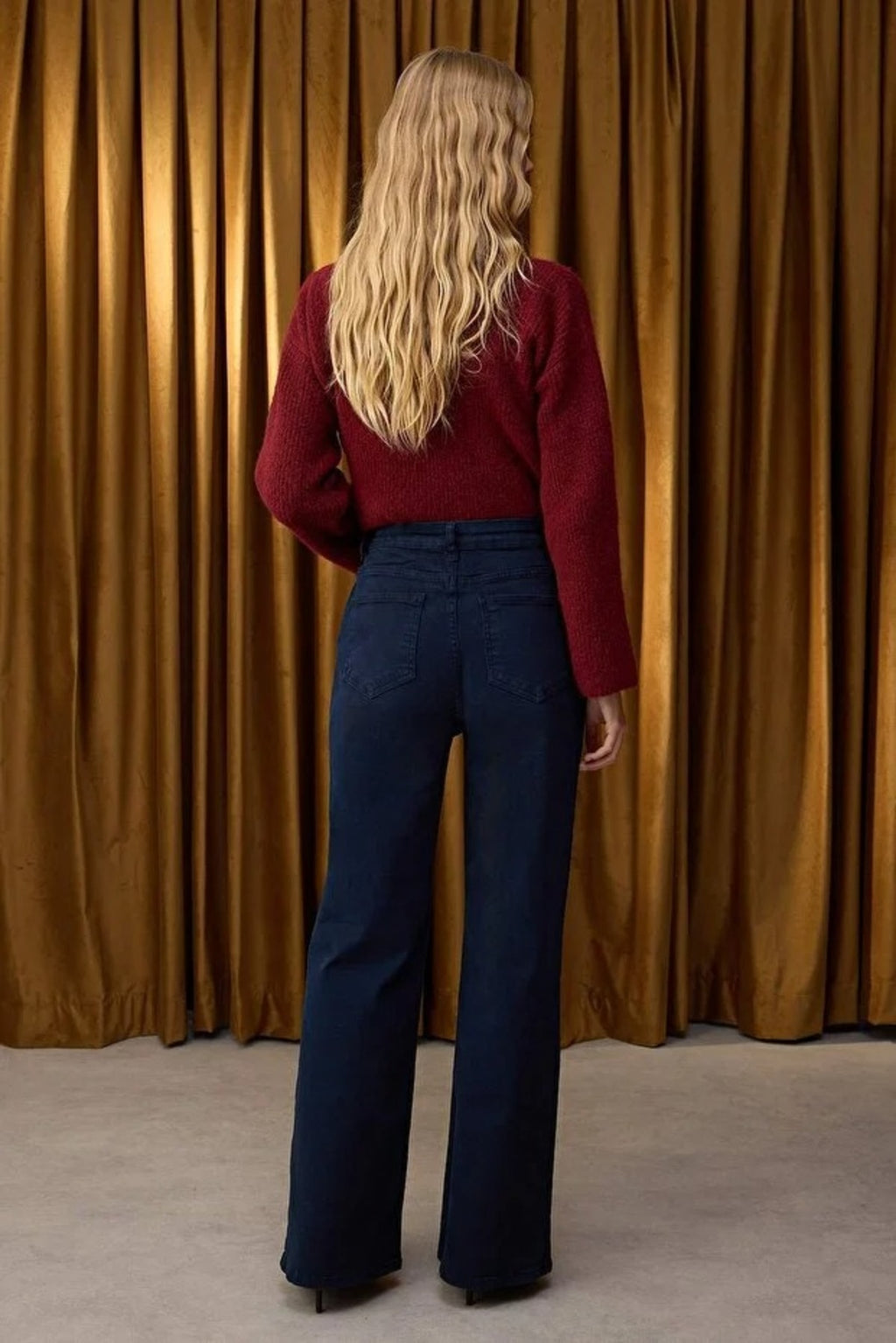 Button Detailed High Waist Wide Leg Comfort Jeans