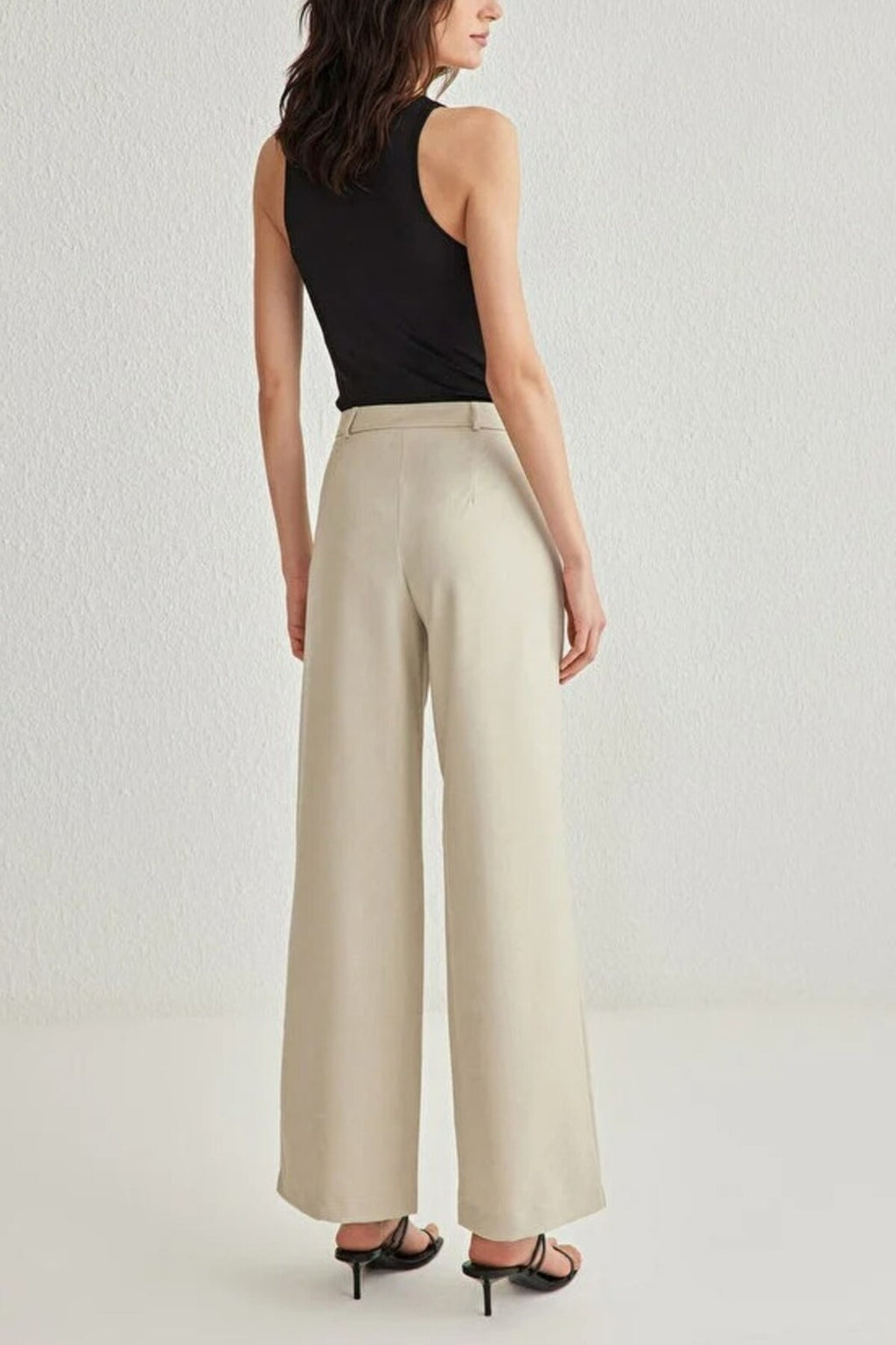 Wide Leg Pleated Trousers