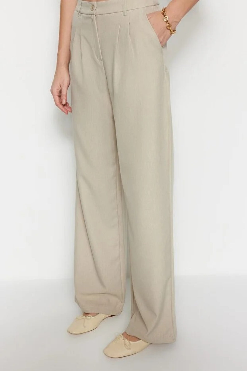 Wide Leg Pleated Trousers
