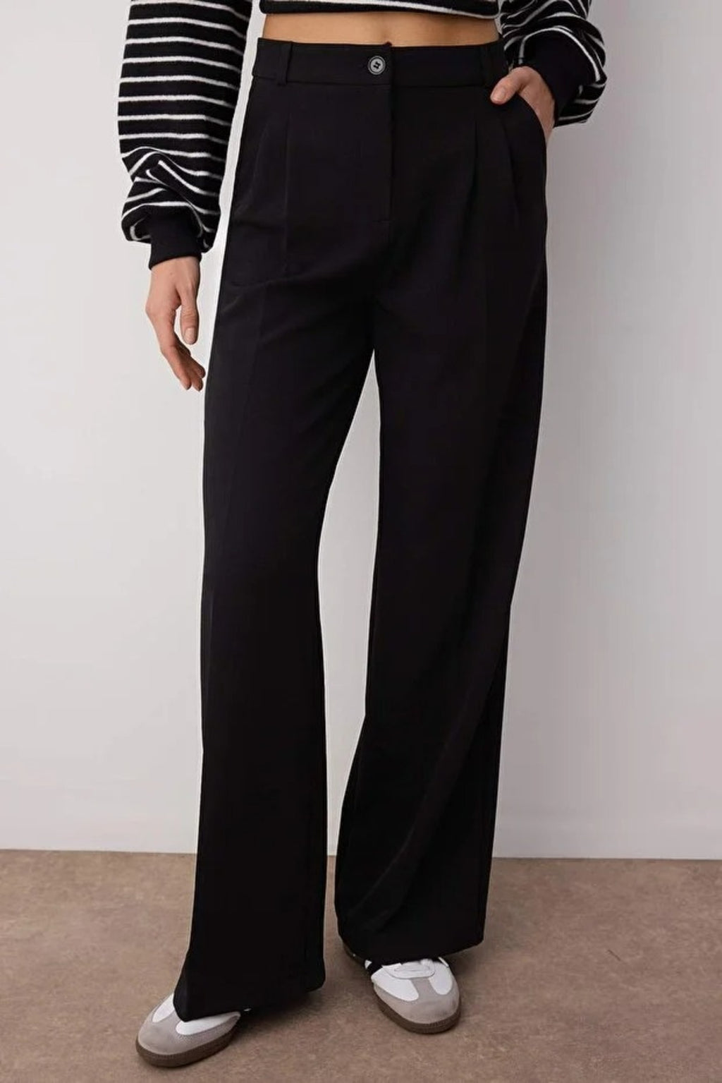 Pleated Wide Leg Woven Trousers