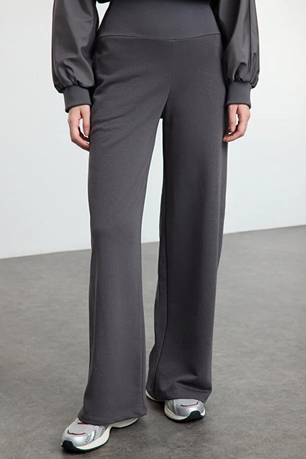 Slim Extra High Waist Wide Leg Trousers