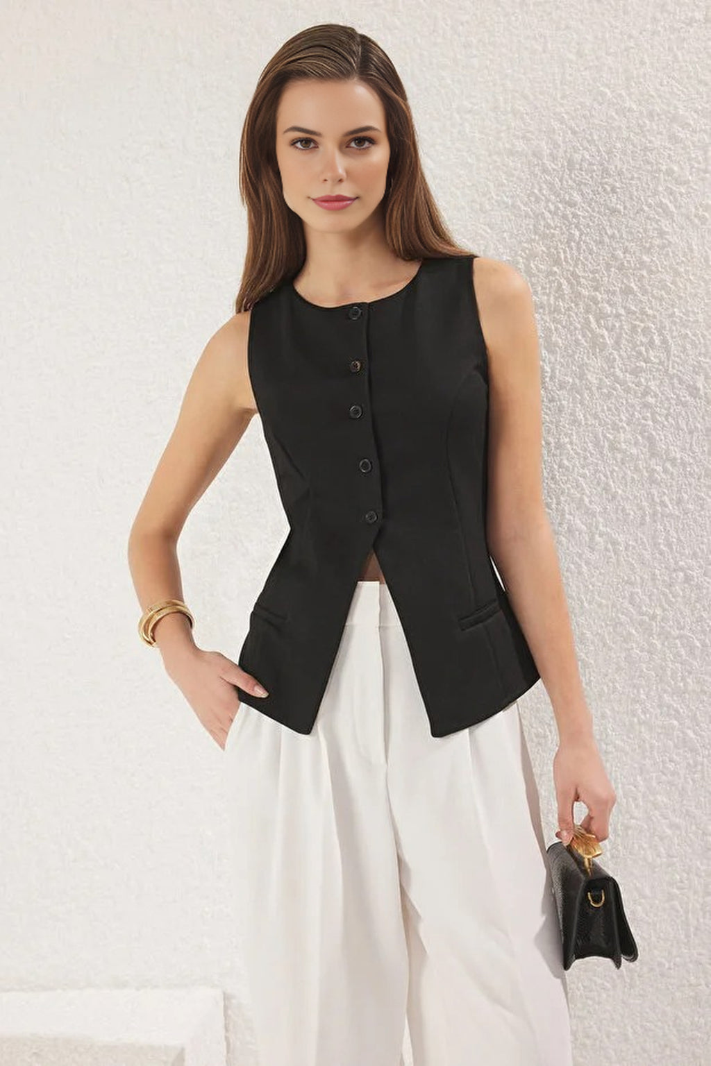 Buttoned Knit Vest with Fleto Pocket Detail