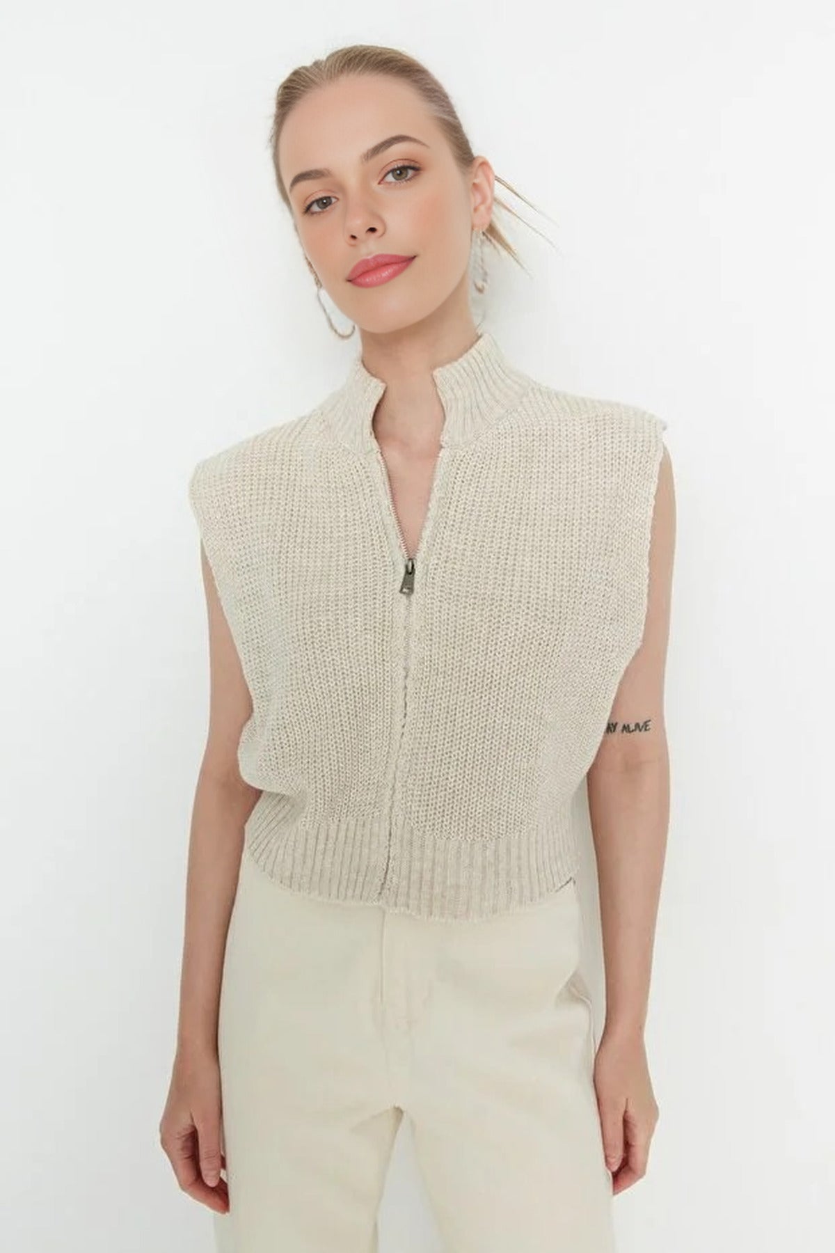 Crop Zippered Basic Knit Vest