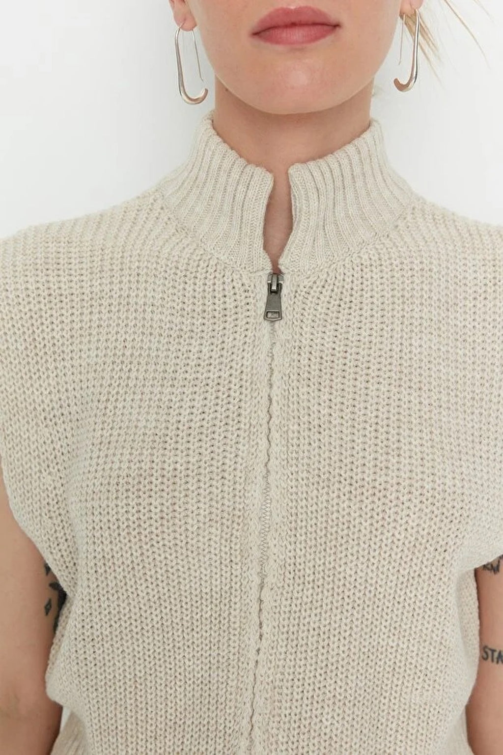 Crop Zippered Basic Knit Vest
