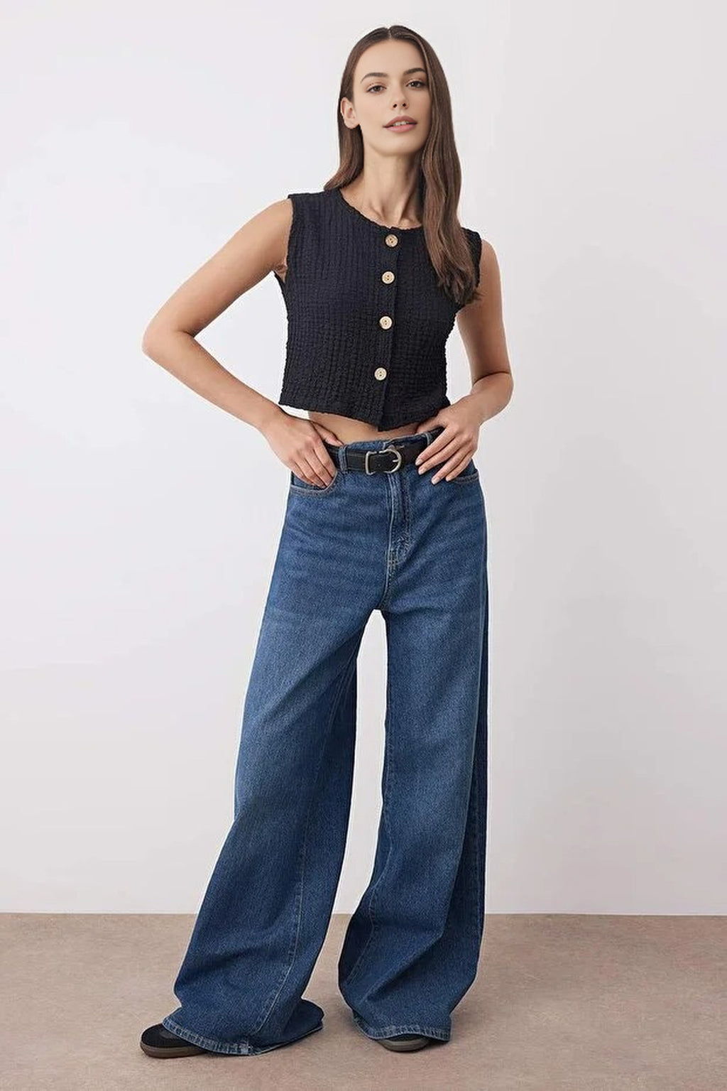 Textured Buttoned Crop Stretch Knit Vest