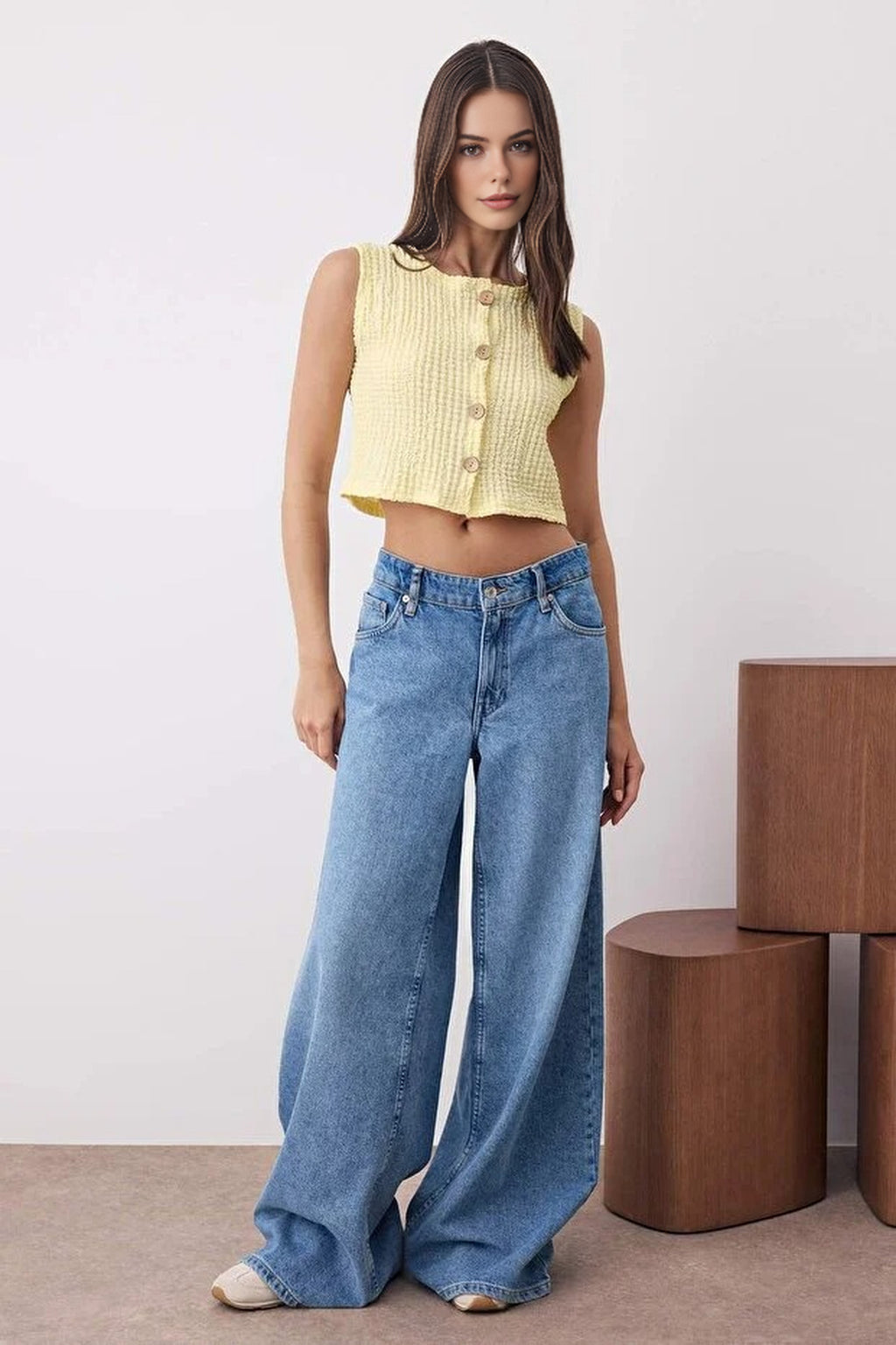 Textured Buttoned Crop Stretch Knit Vest