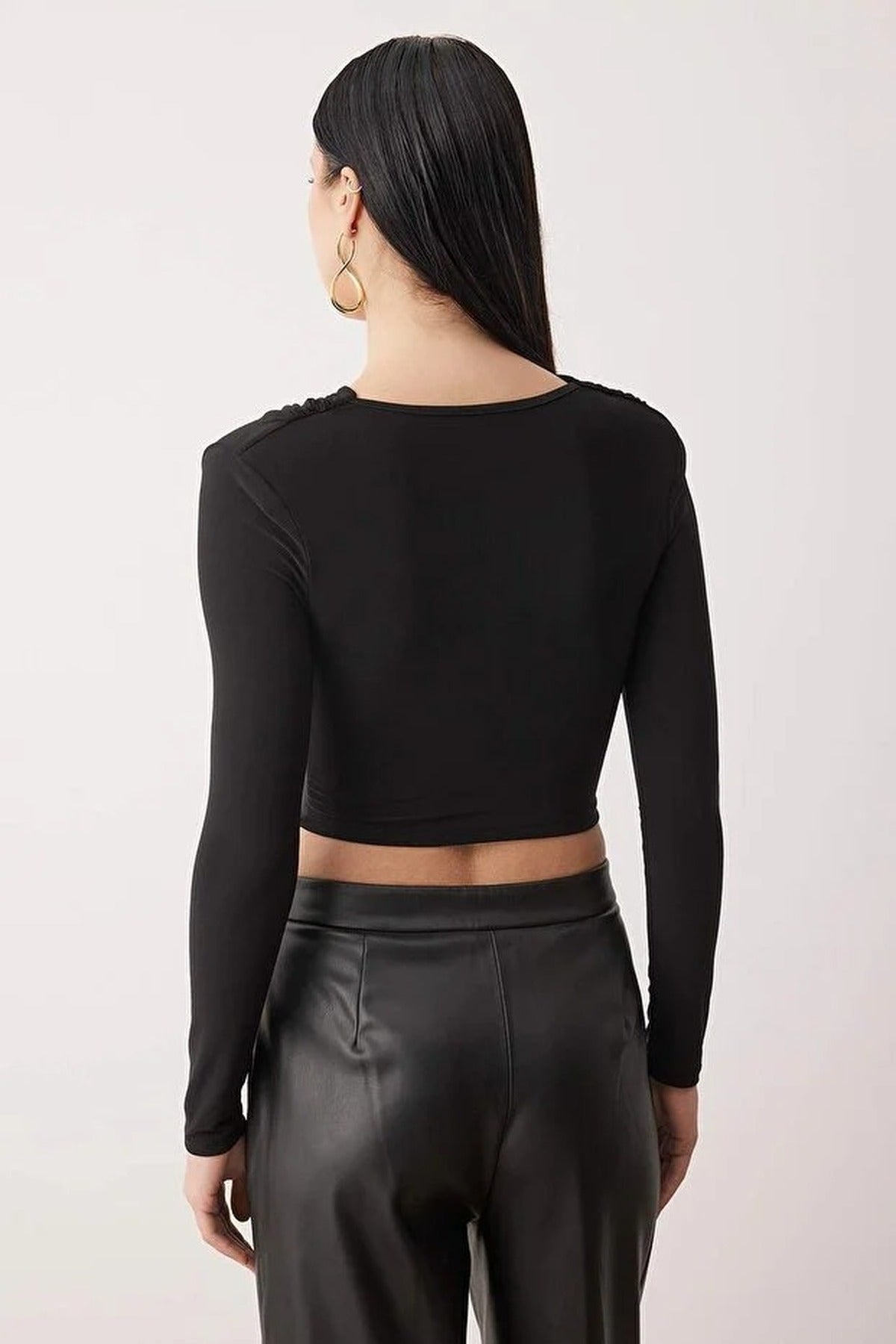 Buckle Detail V-Neck Knit Party Blouse