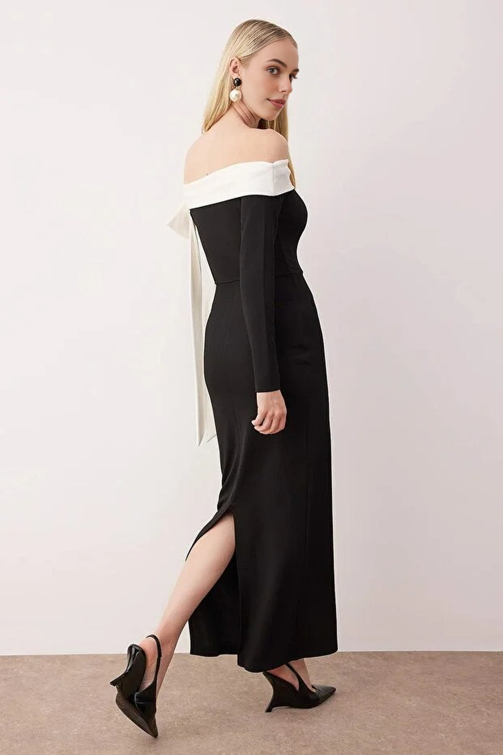 Color-Block Knit Crepe Maxi Unlined Evening Dress with Bow Detail