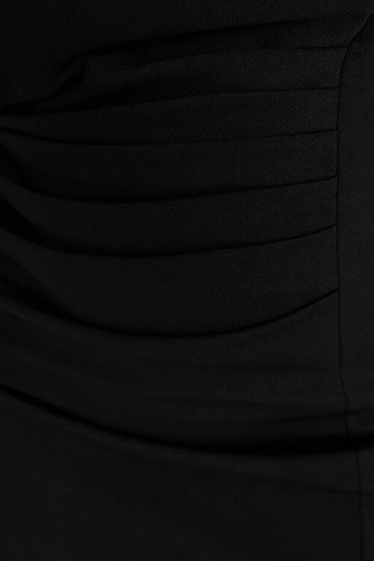 Body-Fitting Knitted Plus Size Dress with Gathering Detail