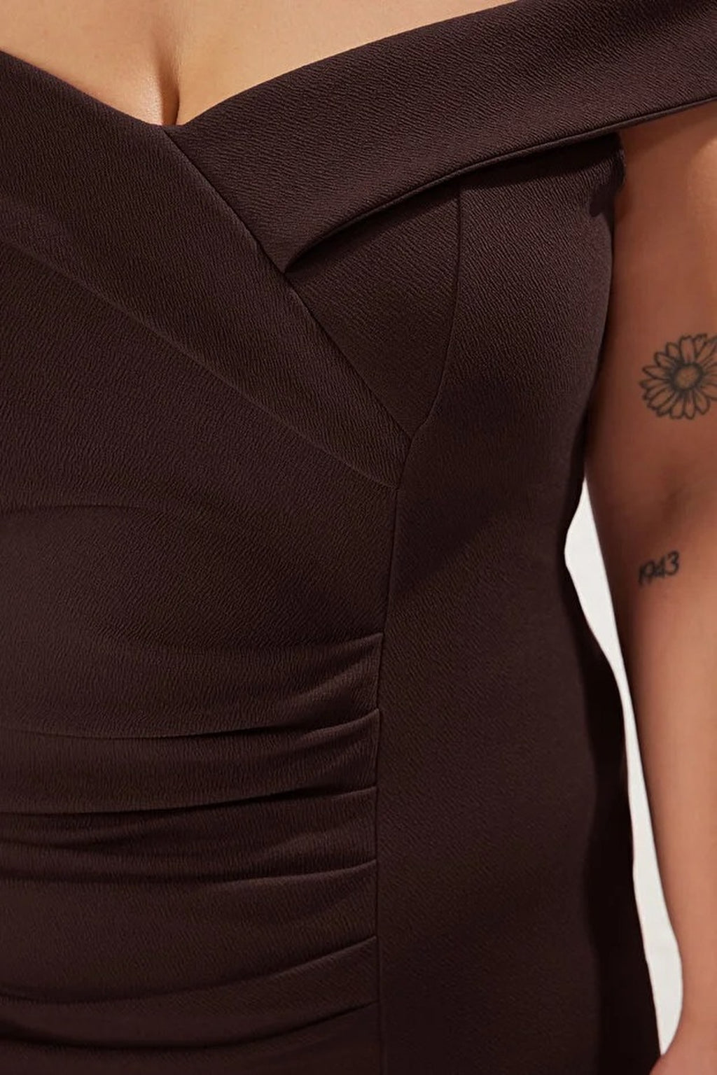 Body-Fitting Knitted Plus Size Dress with Gathering Detail