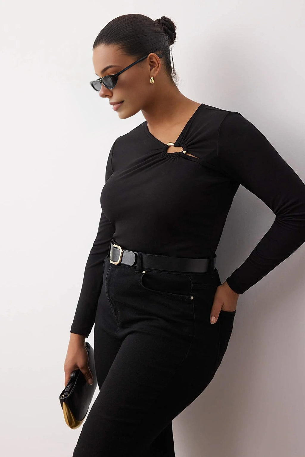 Asymmetrical Collar Accessory Detail Knitted Plus Size Blouse