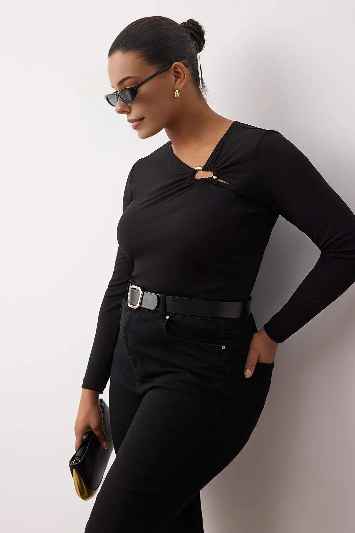 Asymmetrical Collar Accessory Detail Knitted Plus Size Blouse