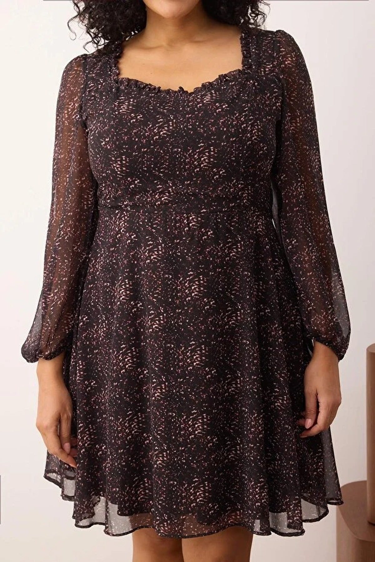 Chiffon Mini Woven Plus Size Dress