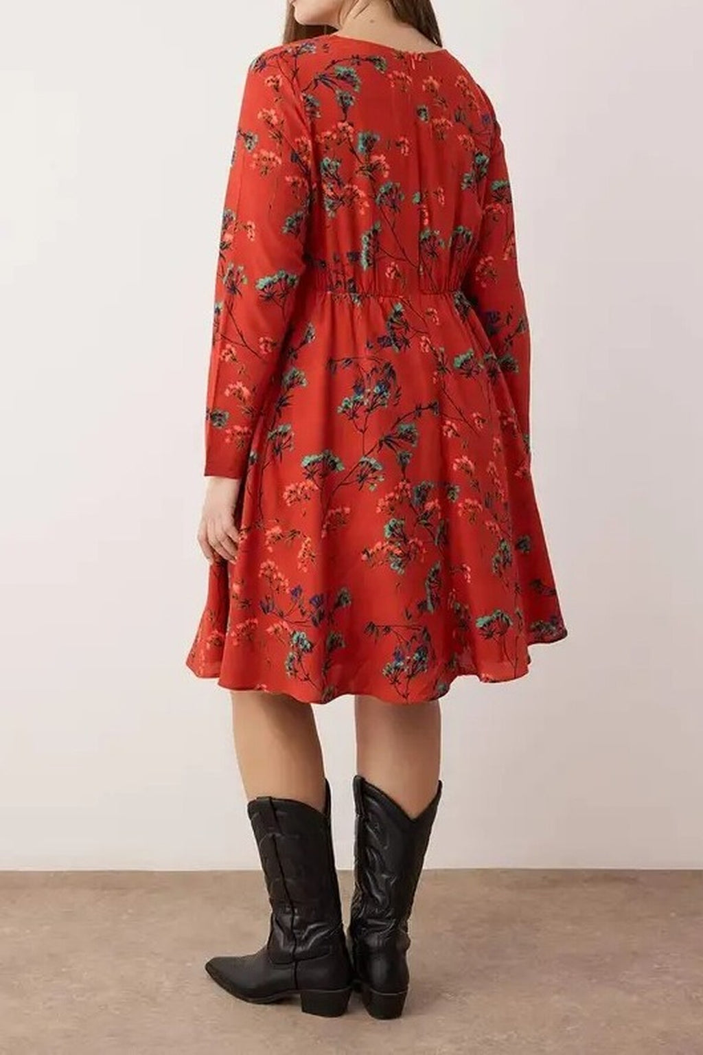 Heart Neckline Floral Short Woven Plus Size Dress