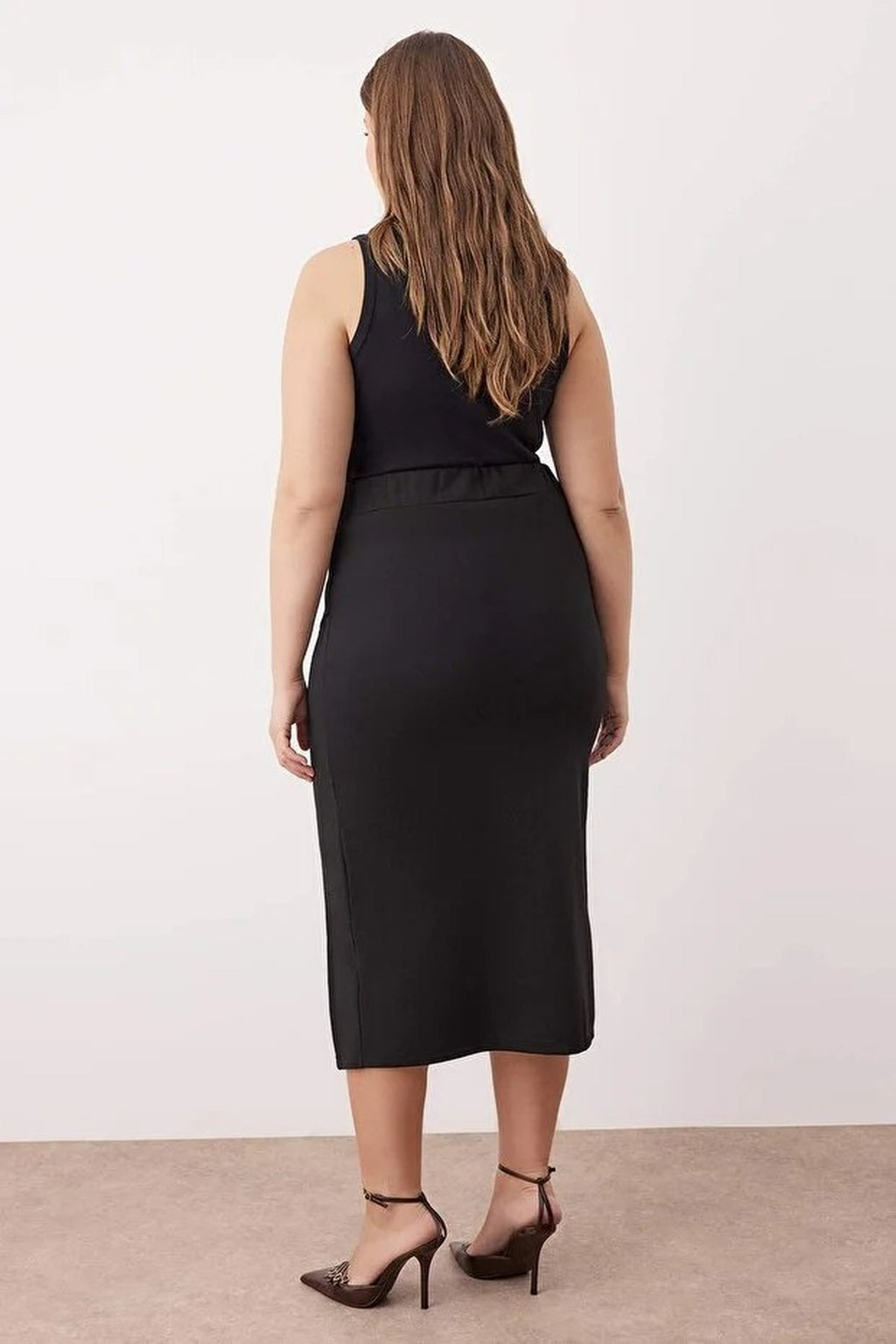 Slit Detail Knitted Stretch Fabric Plus Size Midi Skirt