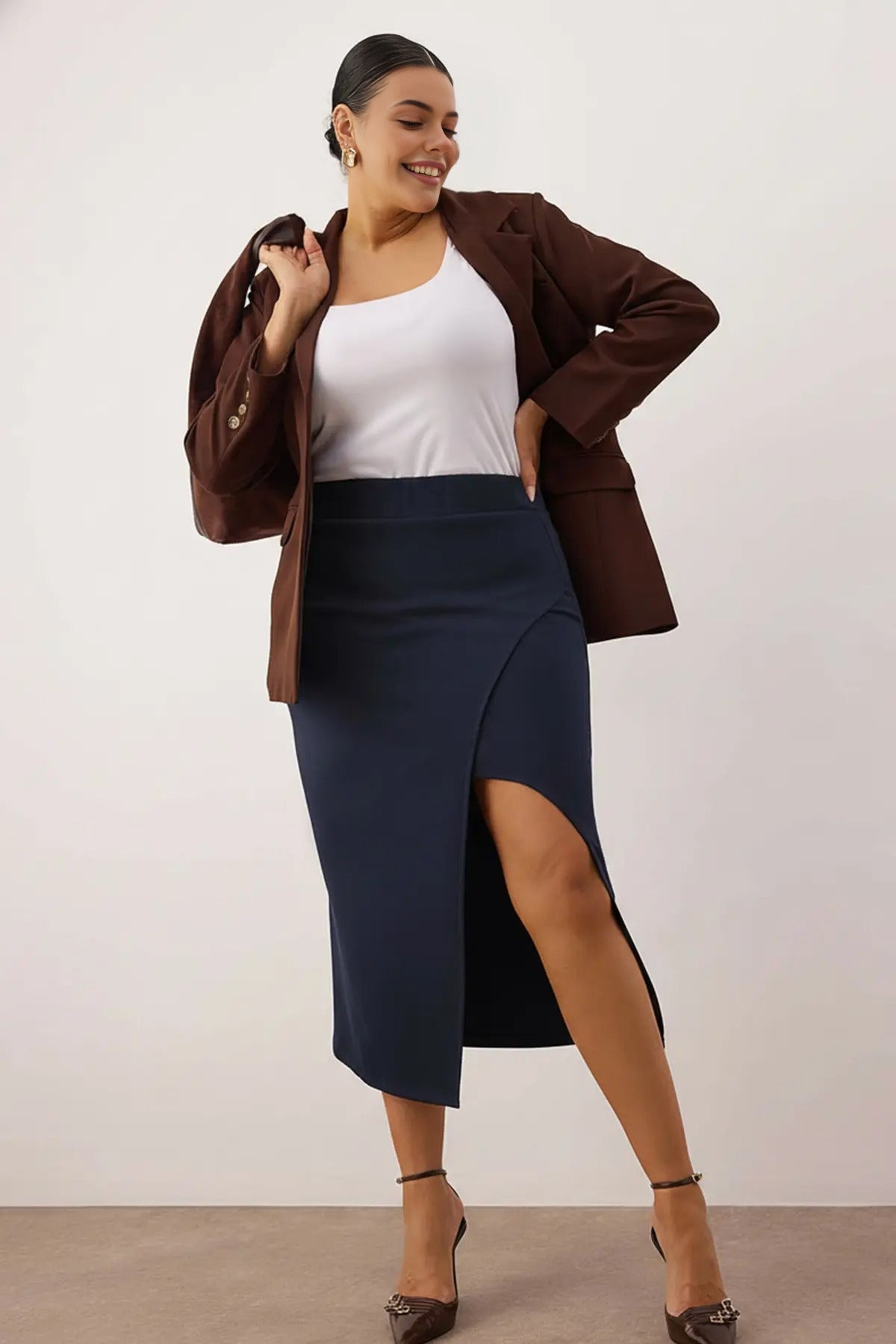 Slit Detail Knitted Stretch Fabric Plus Size Midi Skirt