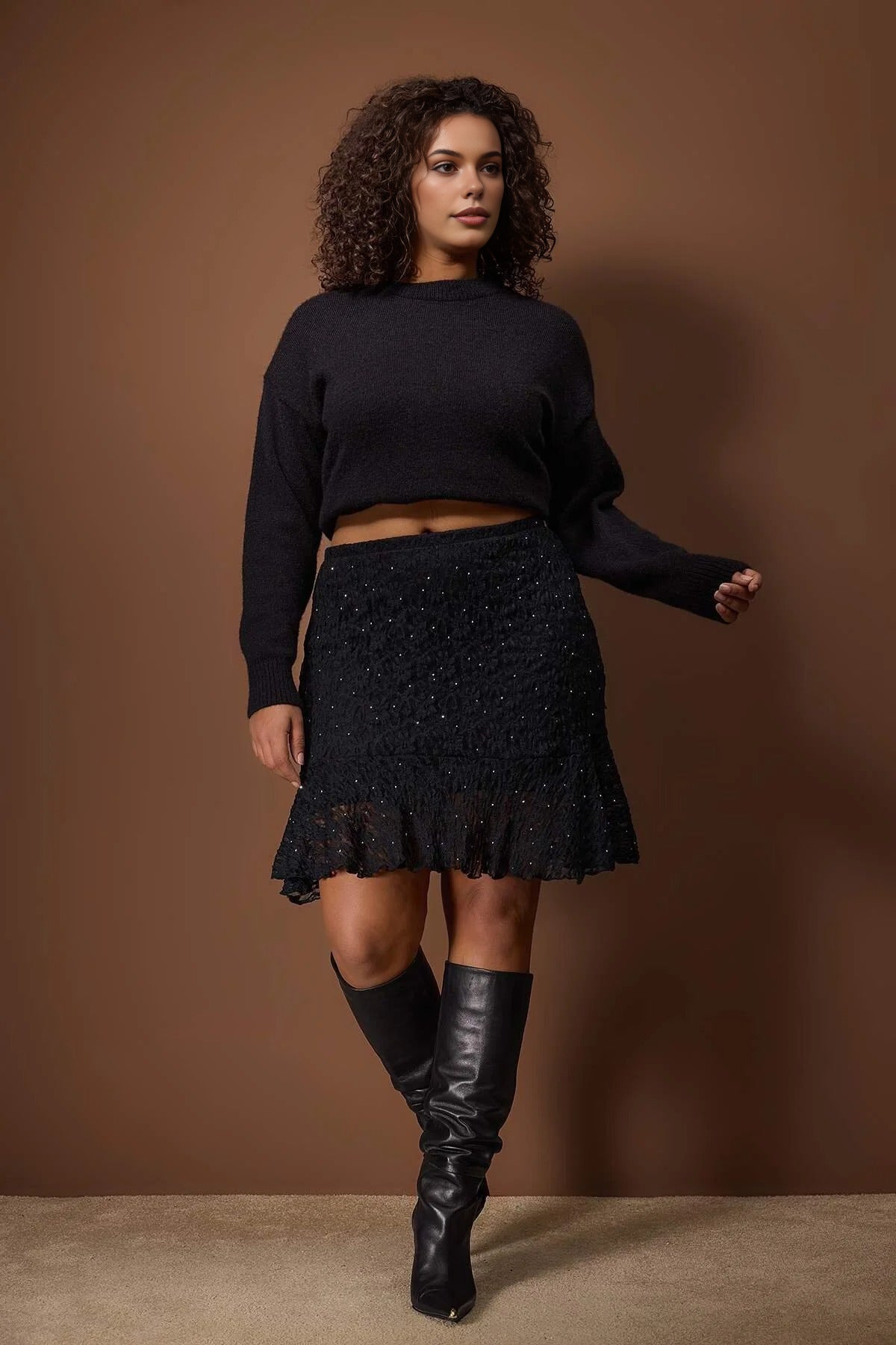 Plus Size Skirt with Ruffled Hem and Knitted Lace