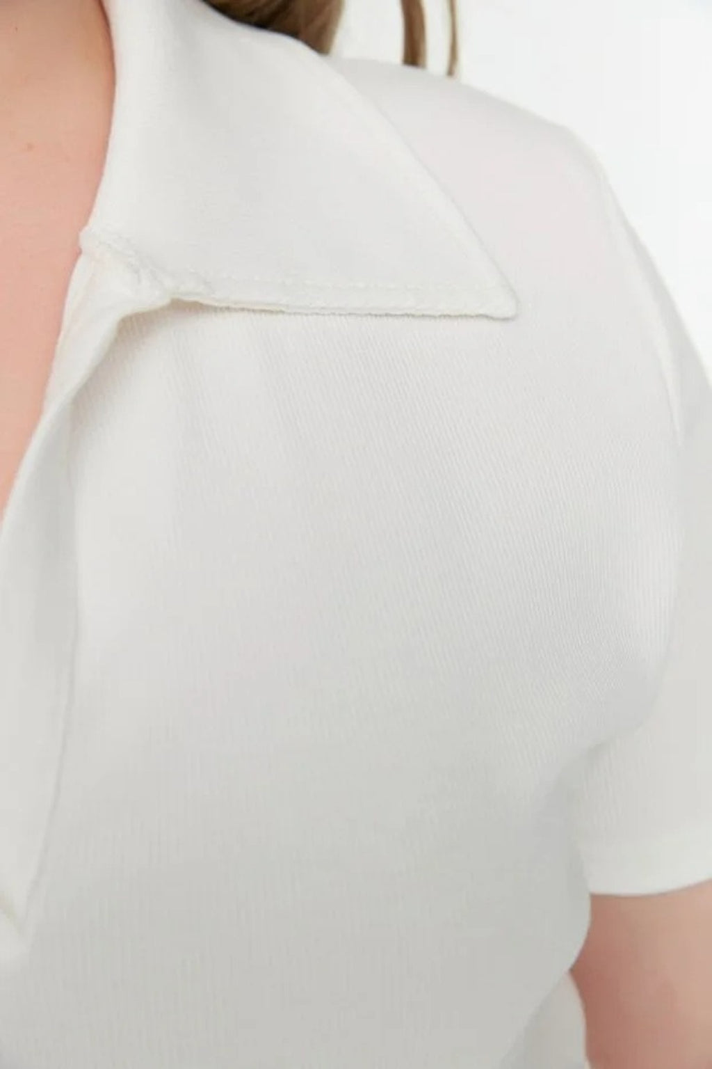 Polo Collar Body-Fitting Ribbed Knit Blouse