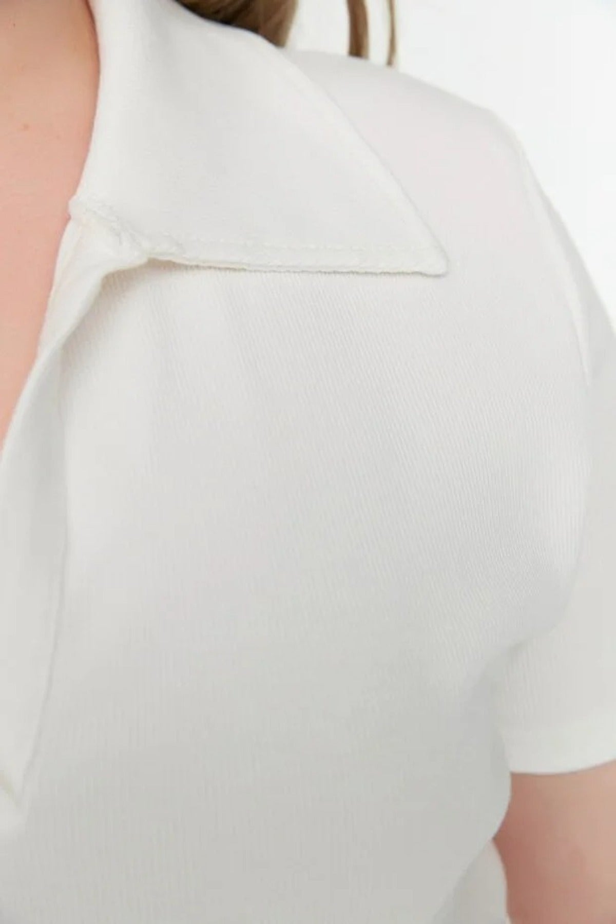 Polo Collar Body-Fitting Ribbed Knit Blouse