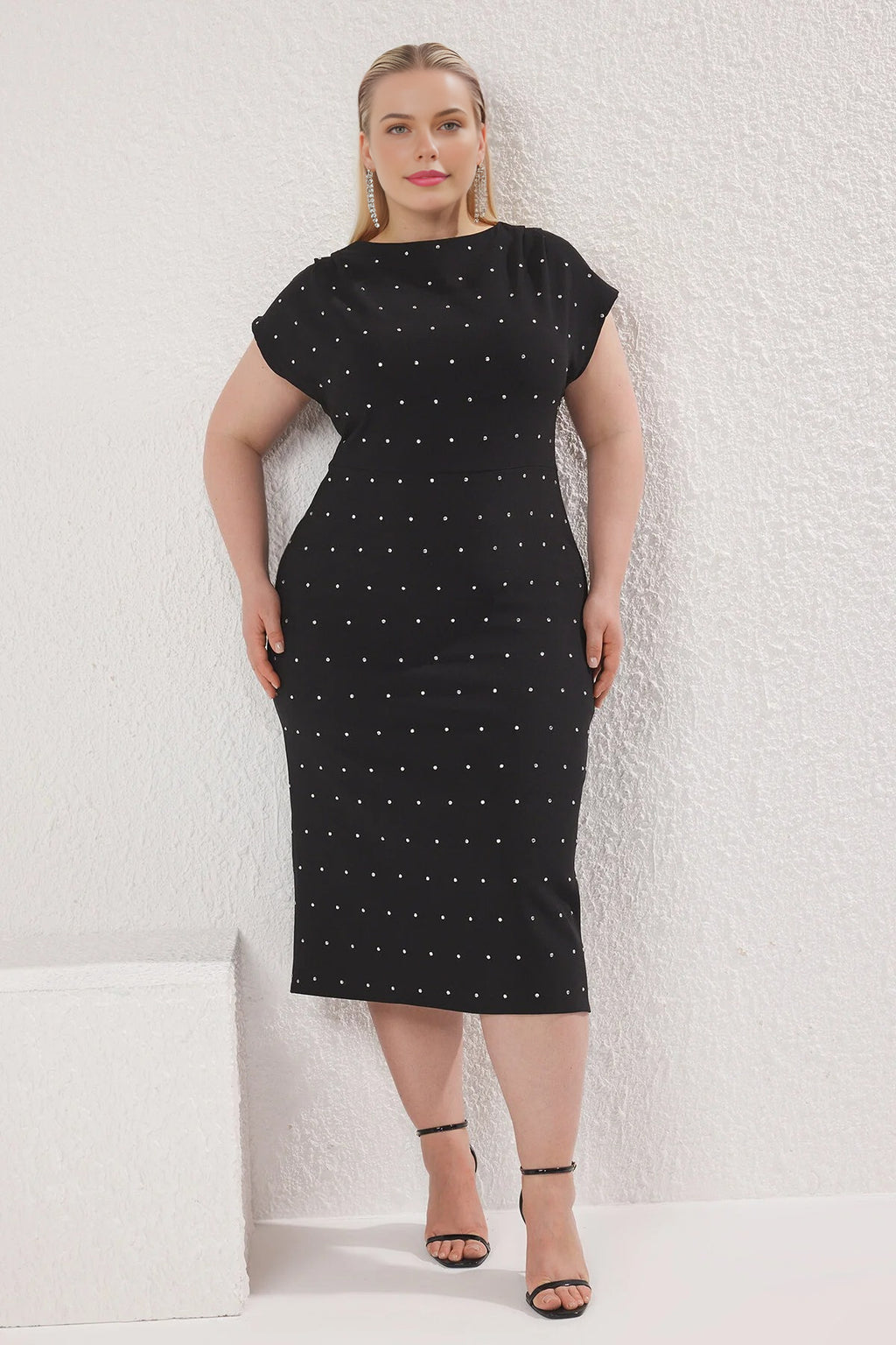Sleeveless Embellished Mini Woven Plus Size Evening Dress
